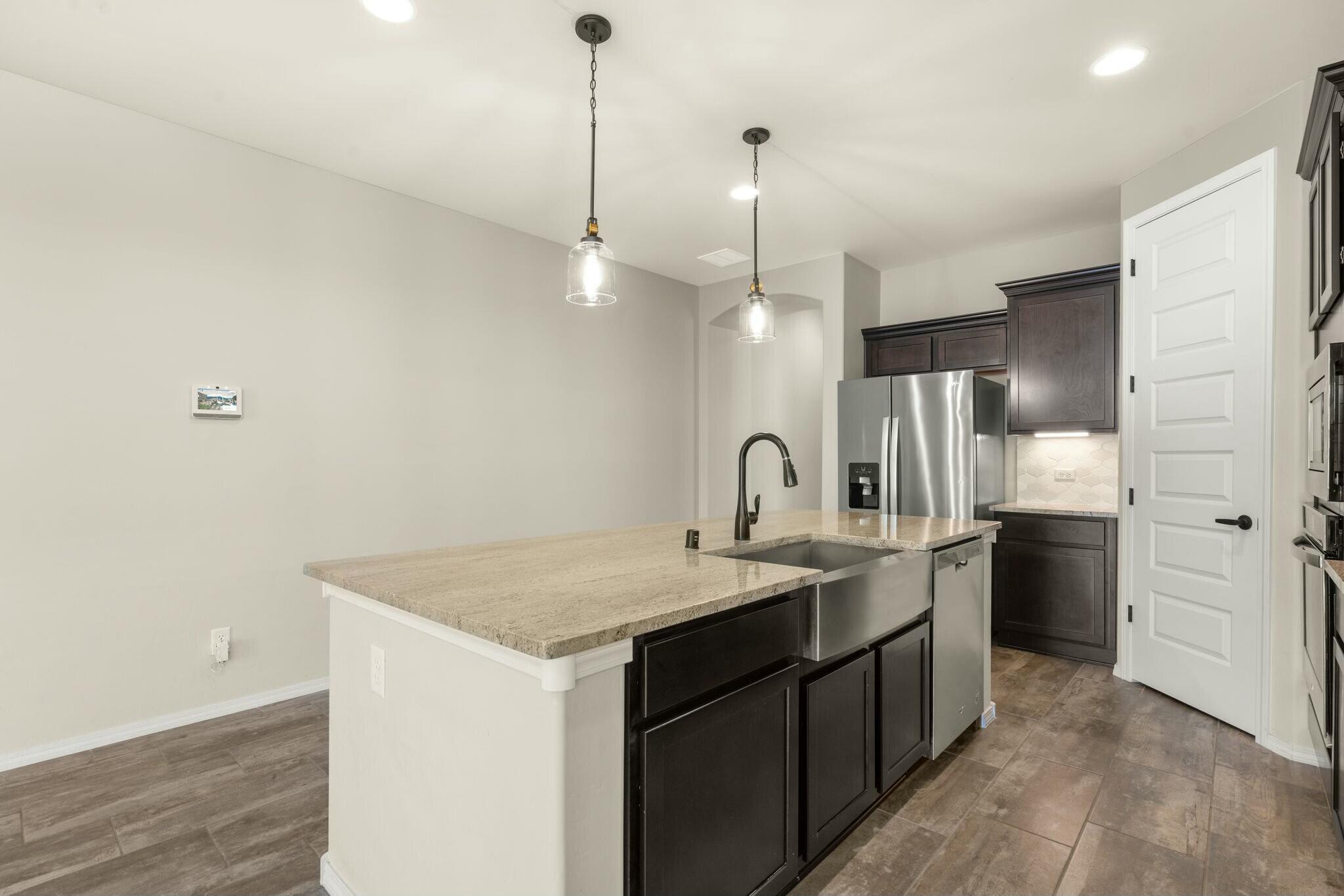 6325 KESTREL Drive NE