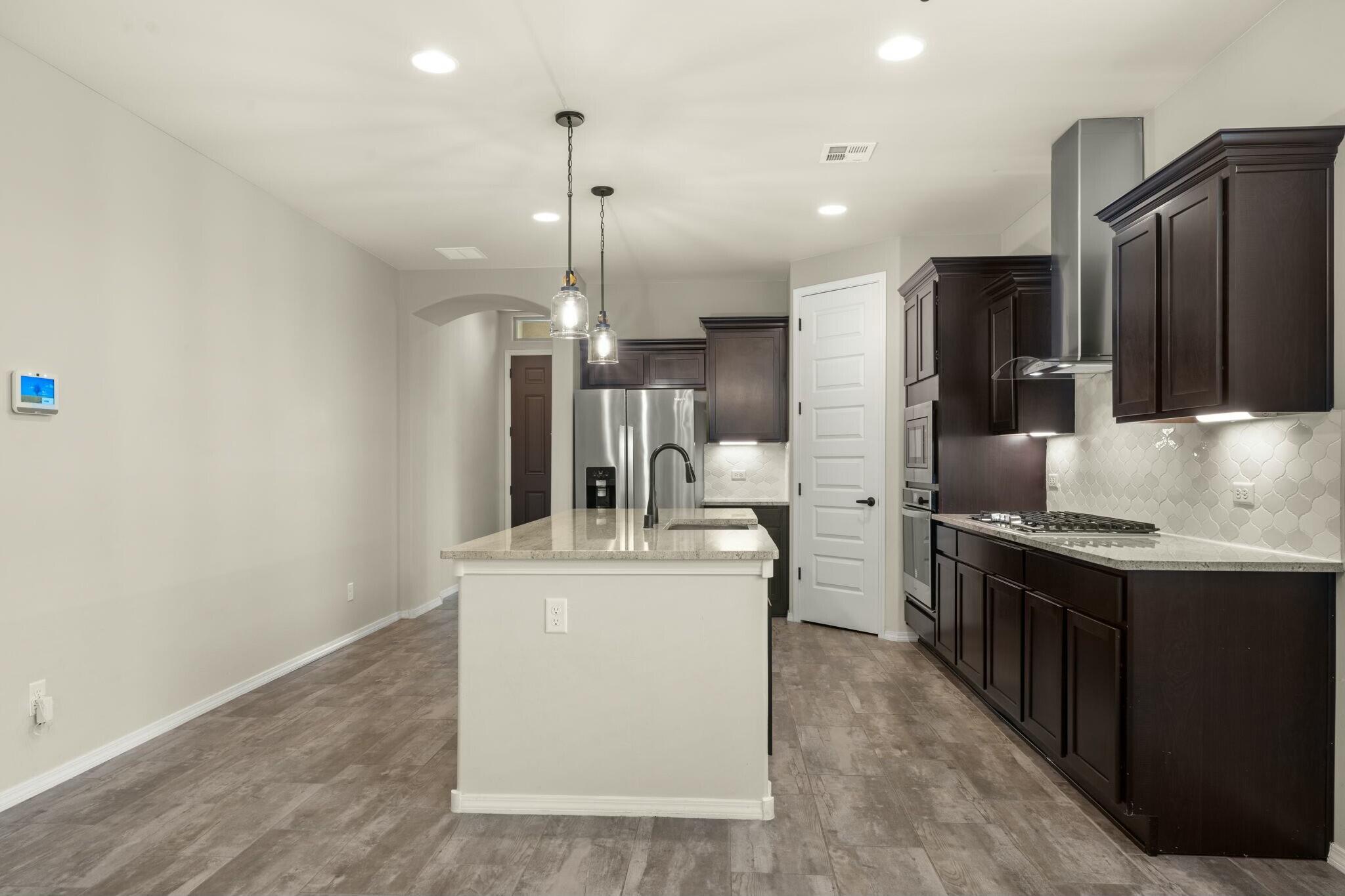 6325 KESTREL Drive NE