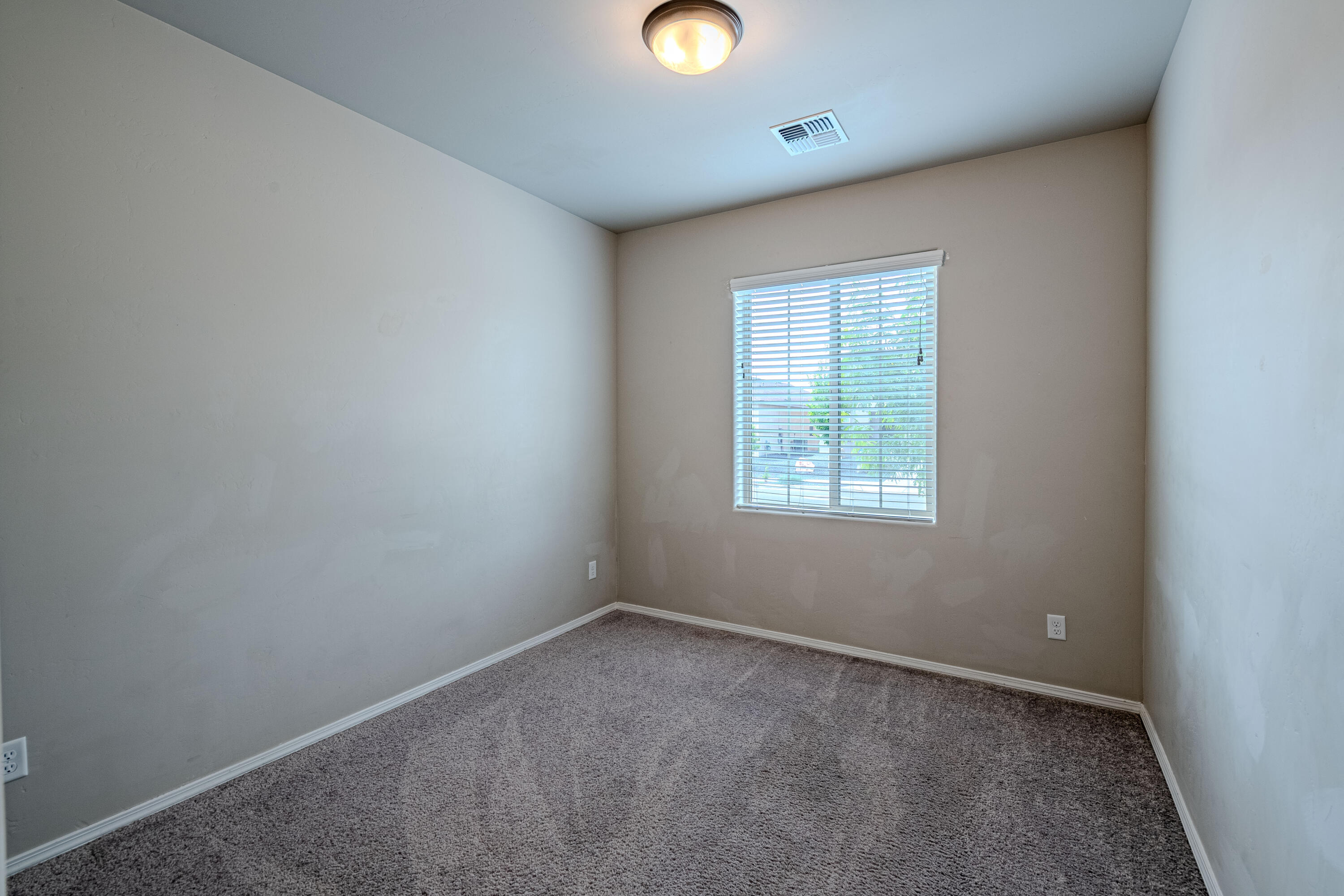 4289 CROWNED EAGLE Loop NE