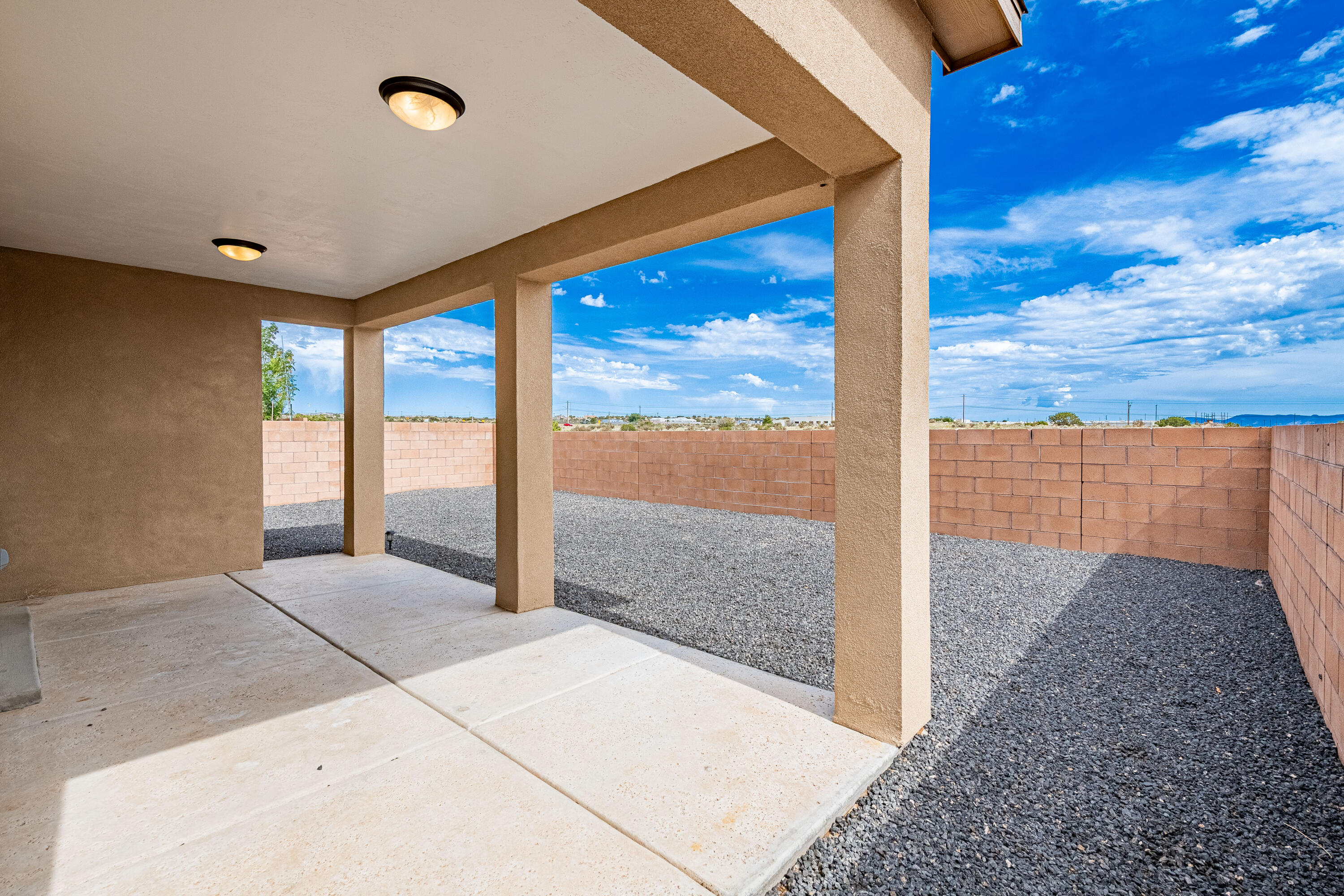 4289 CROWNED EAGLE Loop NE