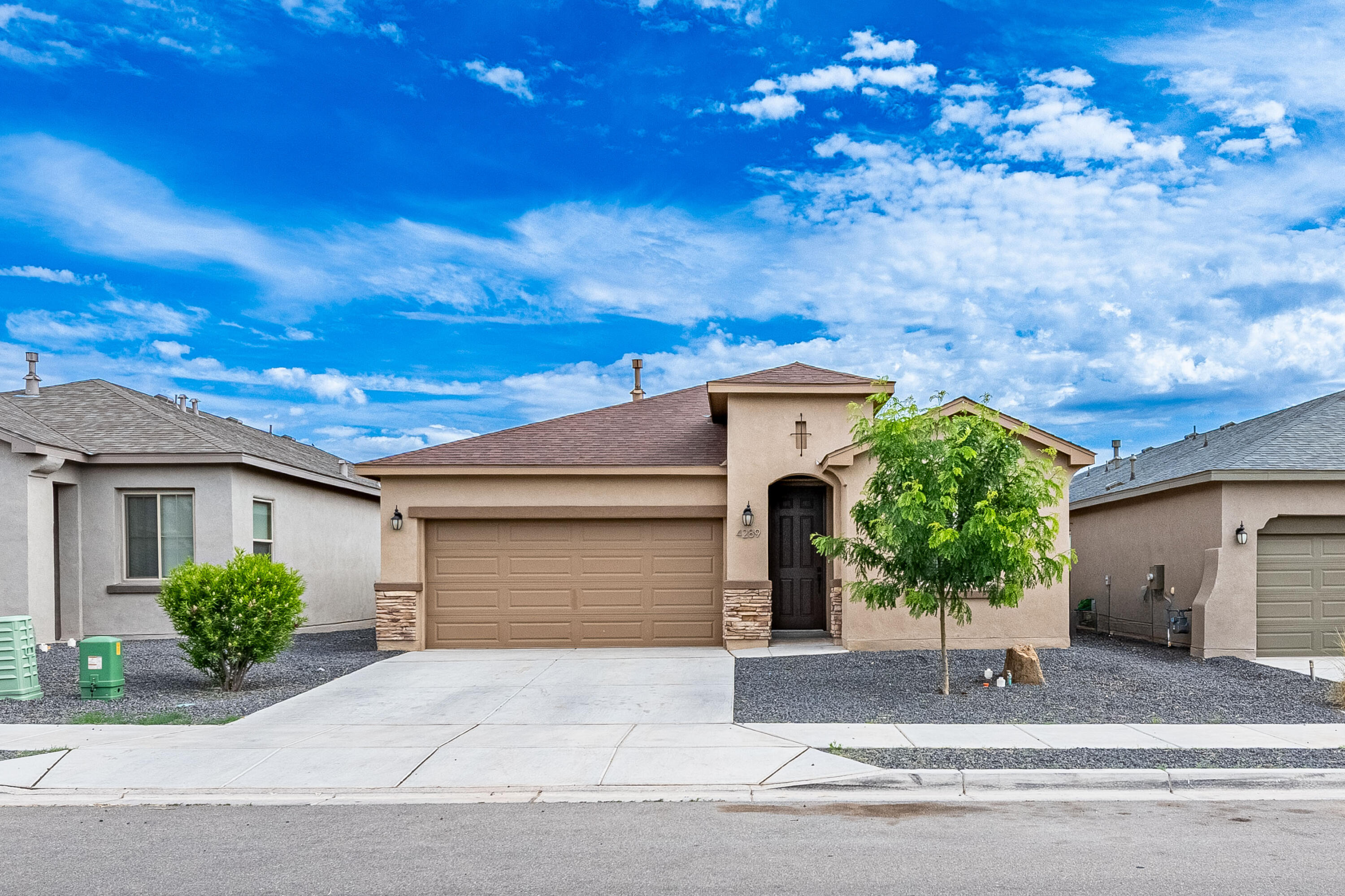 4289 CROWNED EAGLE Loop NE