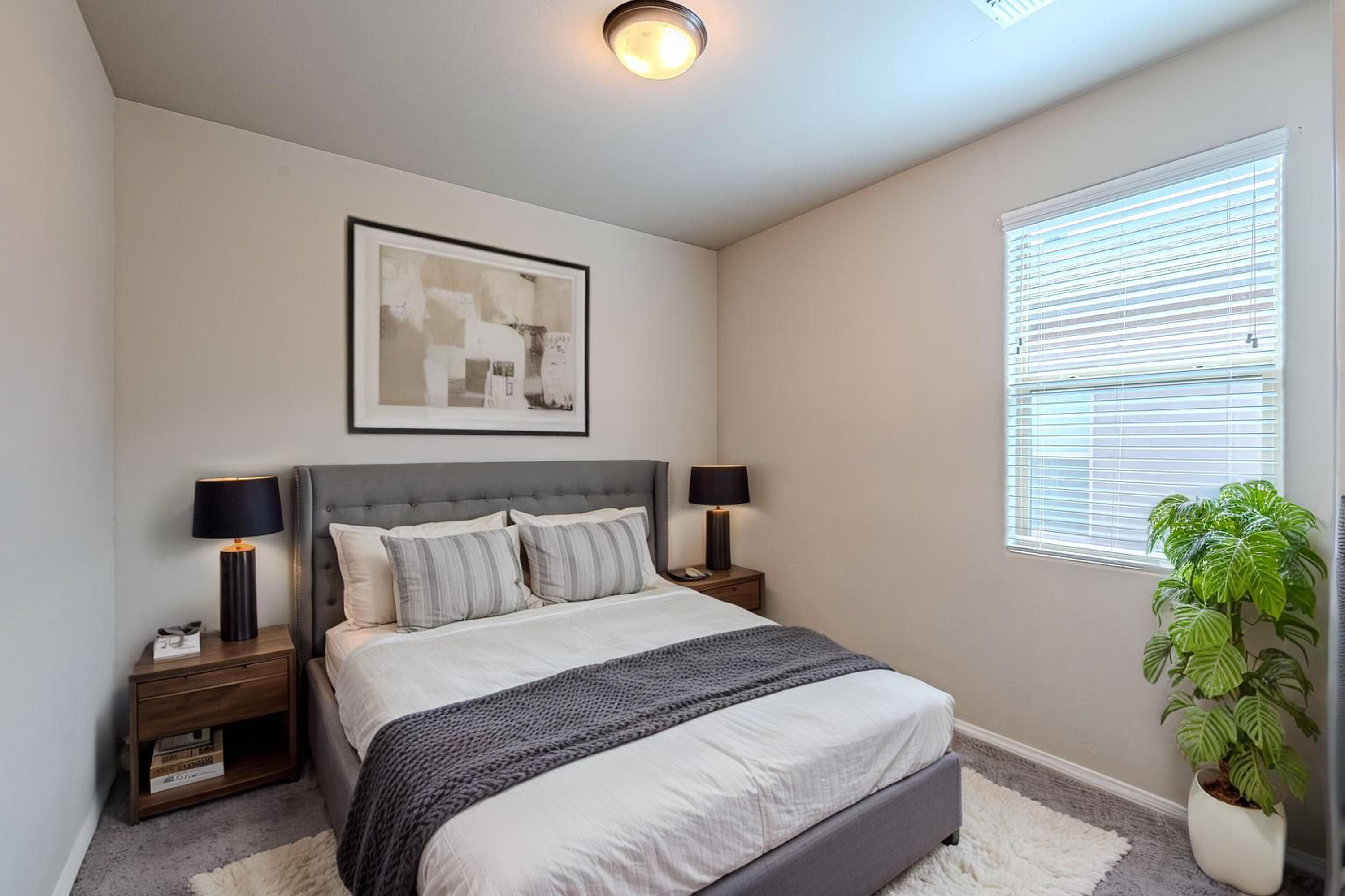 4289 CROWNED EAGLE Loop NE