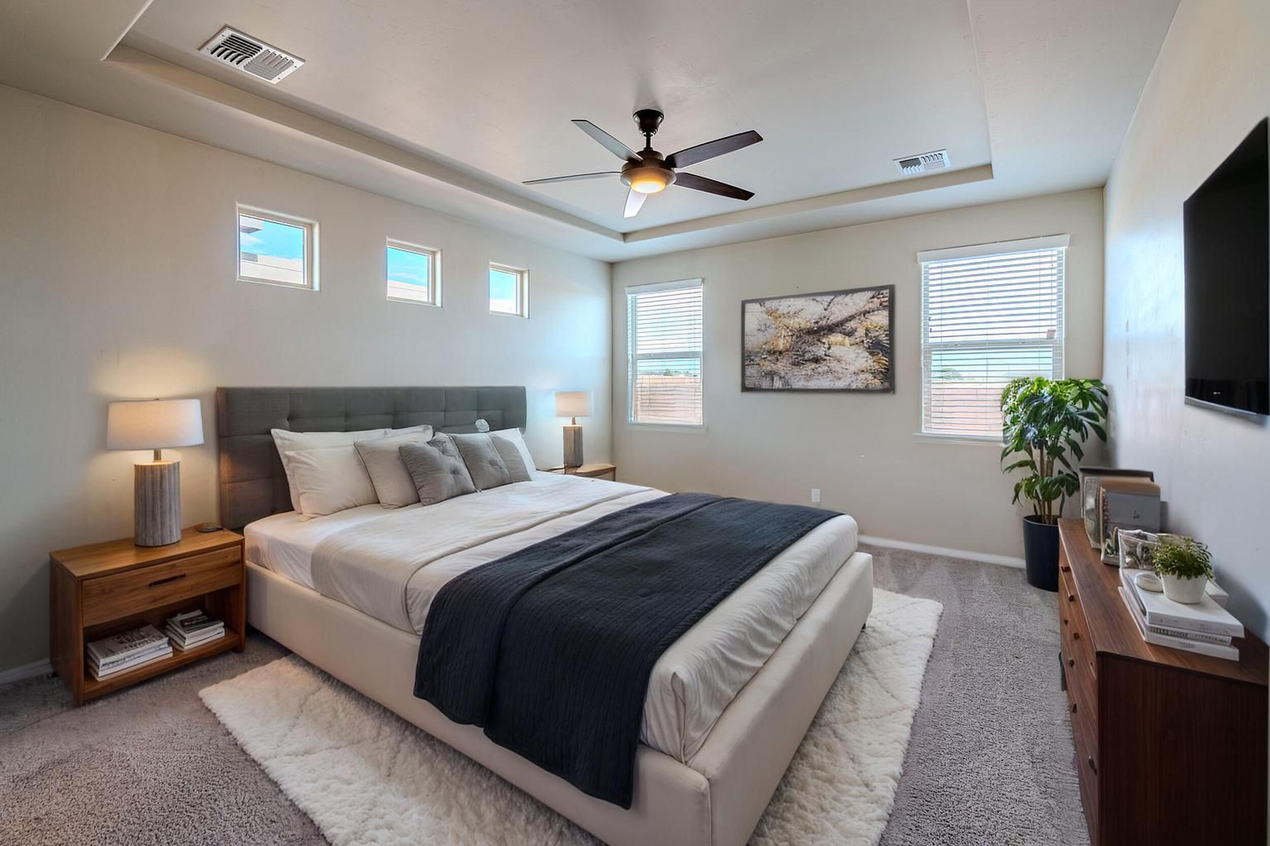 4289 CROWNED EAGLE Loop NE