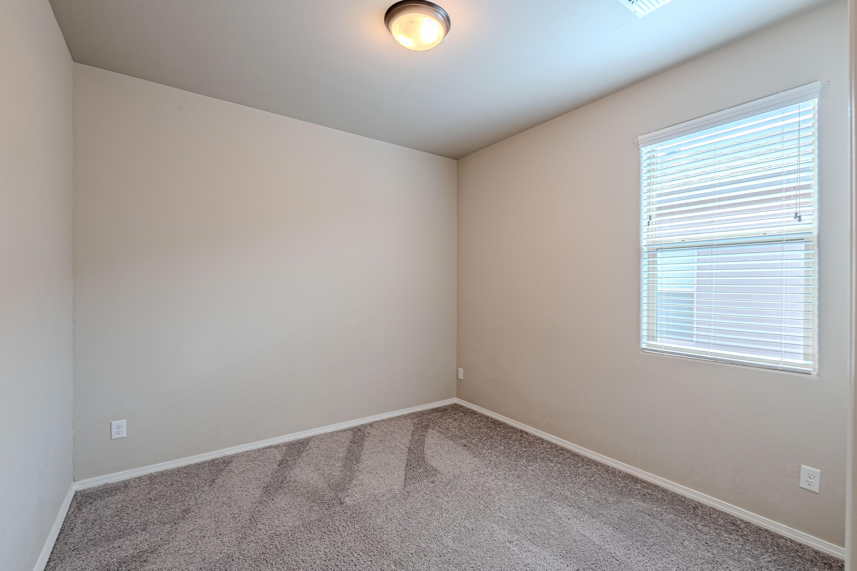 4289 CROWNED EAGLE Loop NE