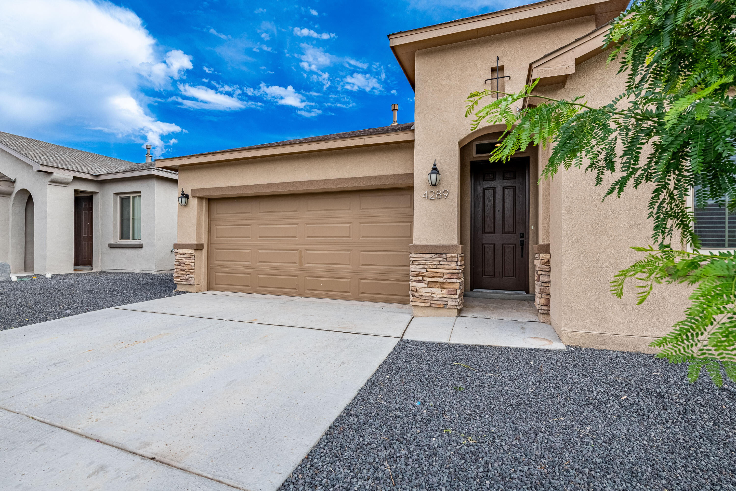 4289 CROWNED EAGLE Loop NE