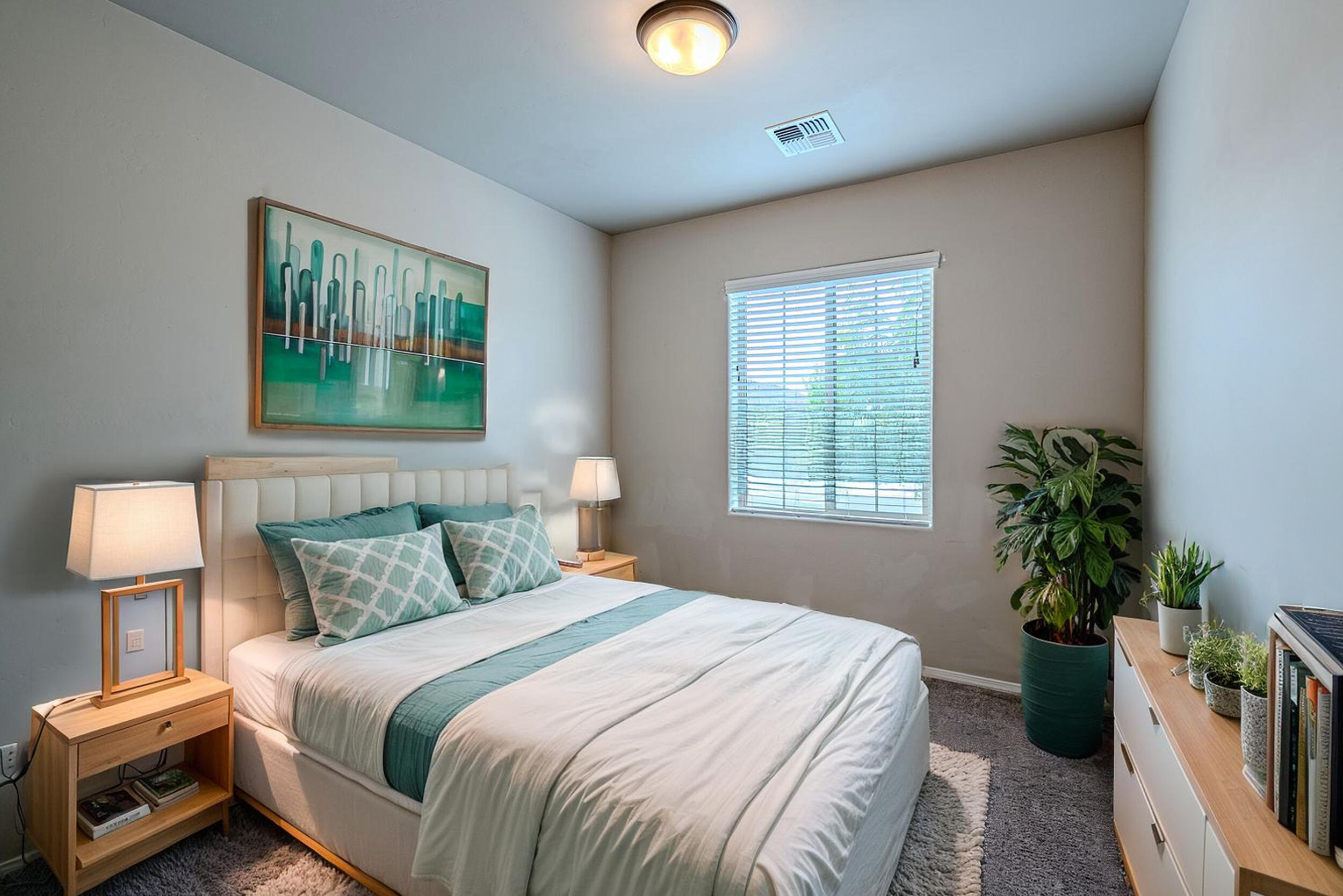 4289 CROWNED EAGLE Loop NE