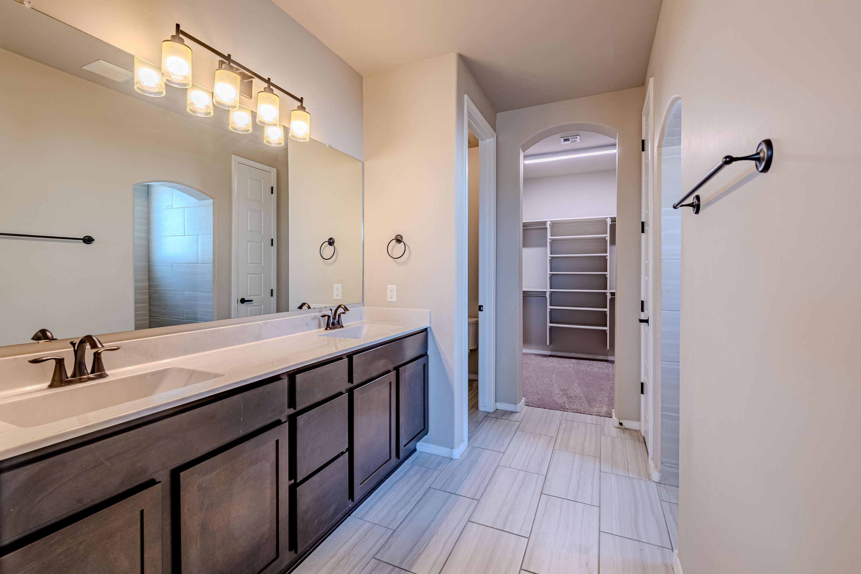 4289 CROWNED EAGLE Loop NE