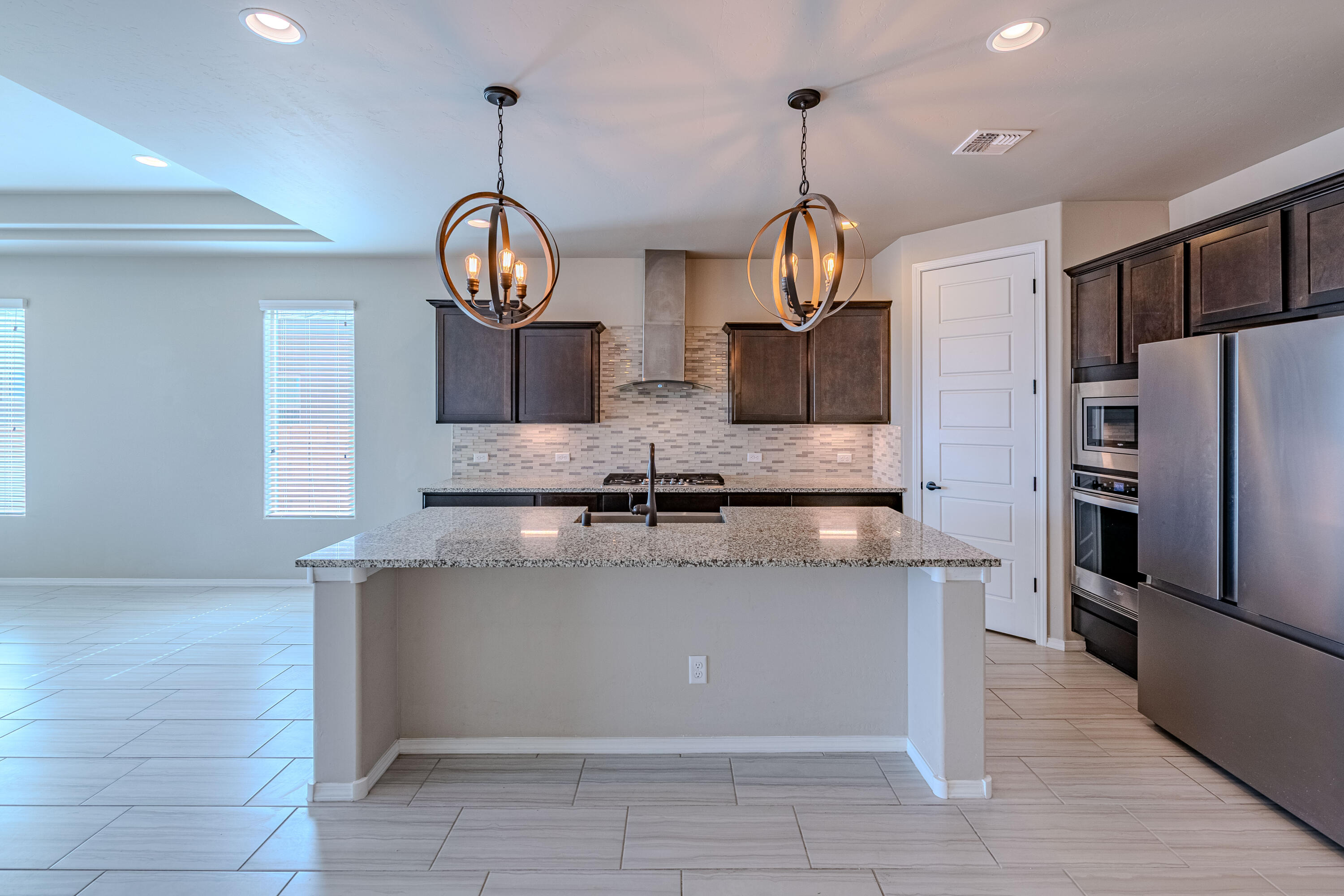 4289 CROWNED EAGLE Loop NE