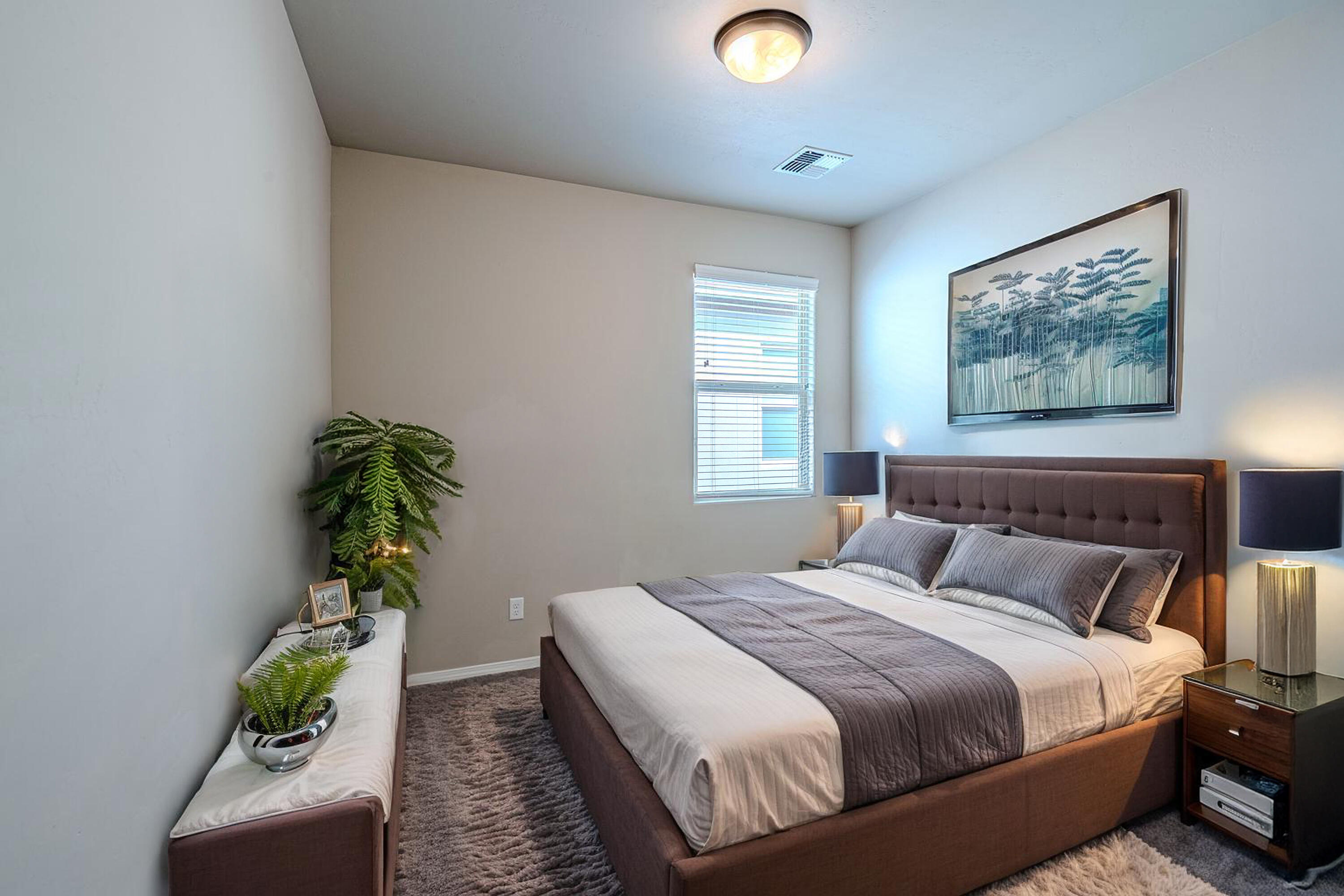 4289 CROWNED EAGLE Loop NE