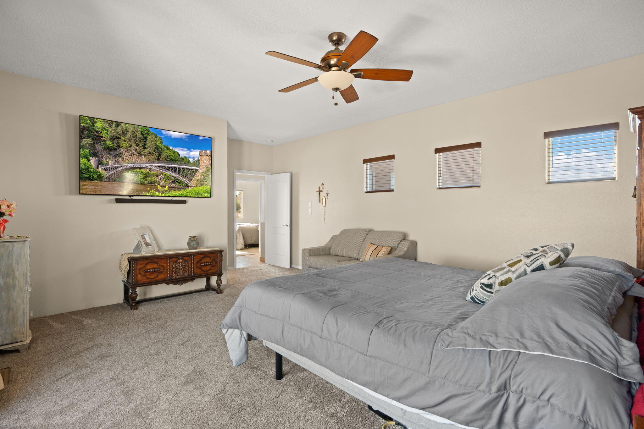 1296 MONTERREY Road NE