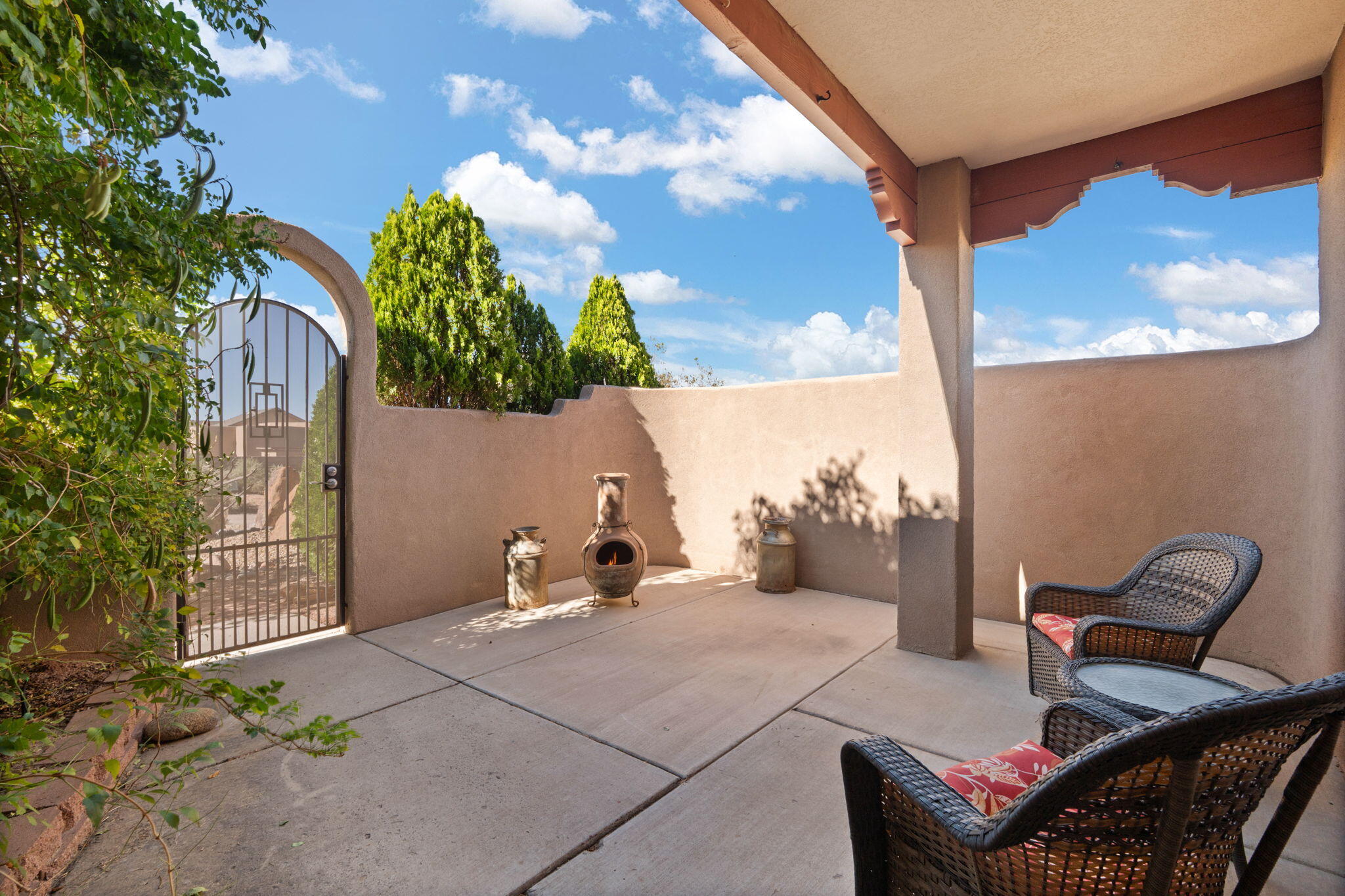 1296 MONTERREY Road NE