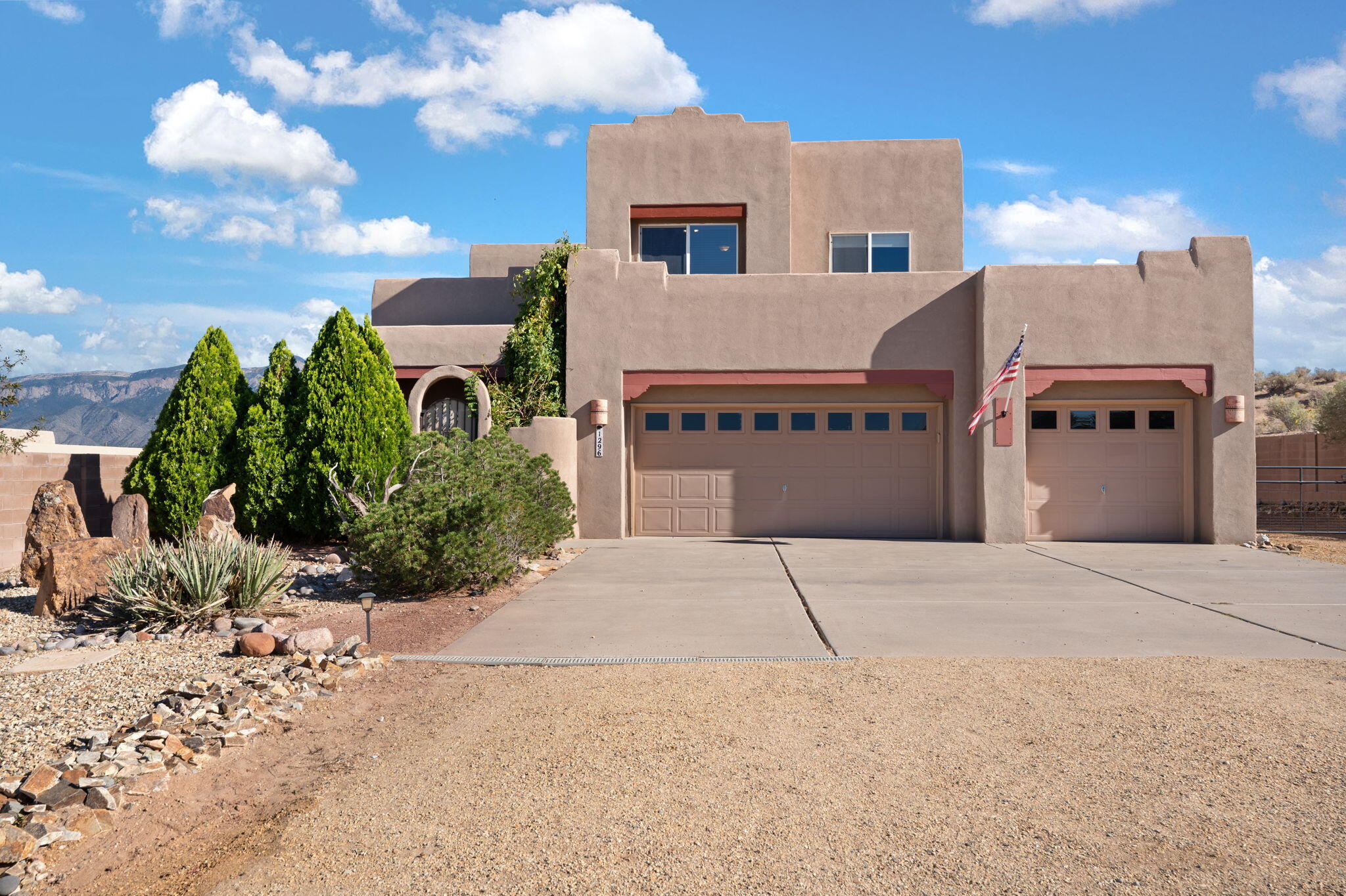 1296 MONTERREY Road NE