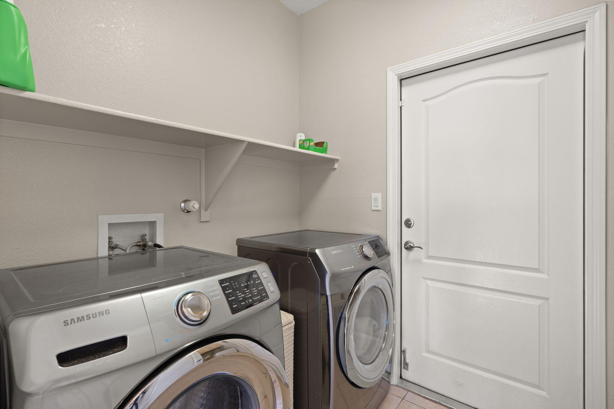 1296 MONTERREY Road NE