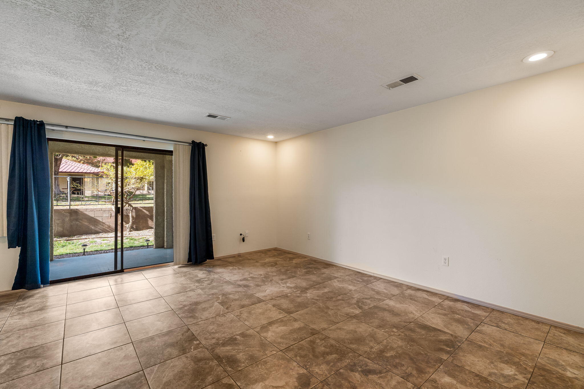 811 Country Club Drive SE APT 1B