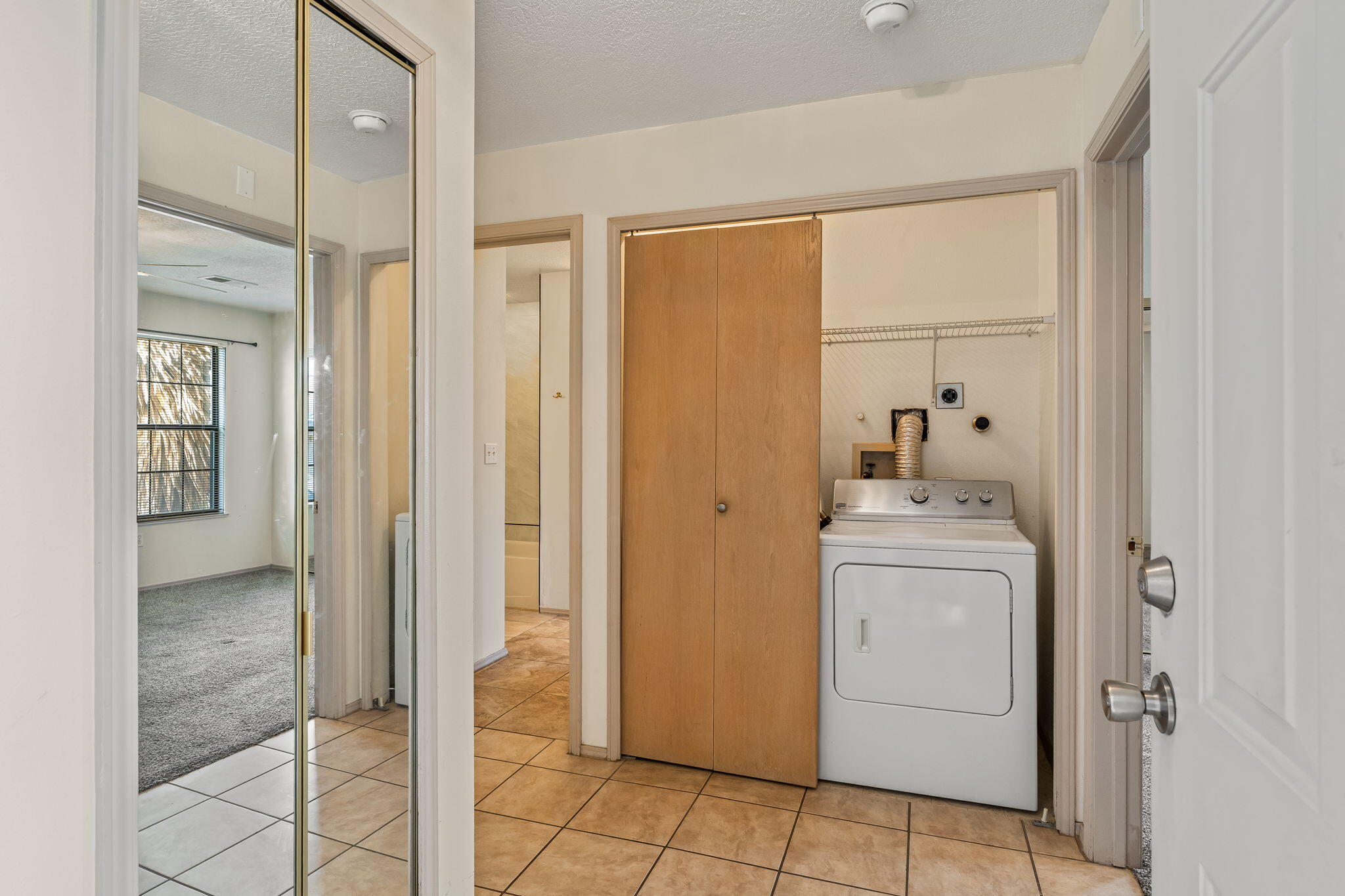 811 Country Club Drive SE APT 1B