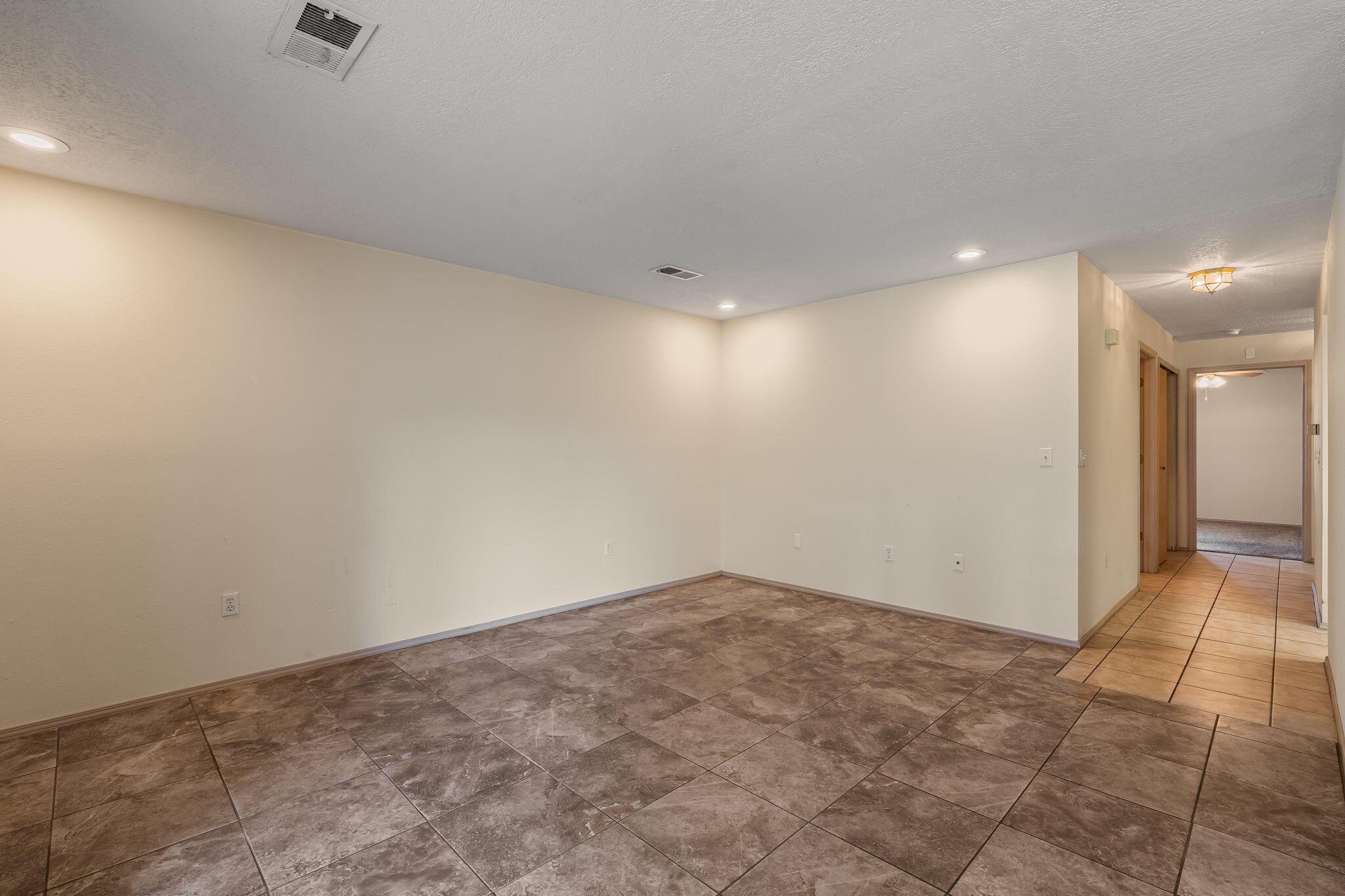 811 Country Club Drive SE APT 1B