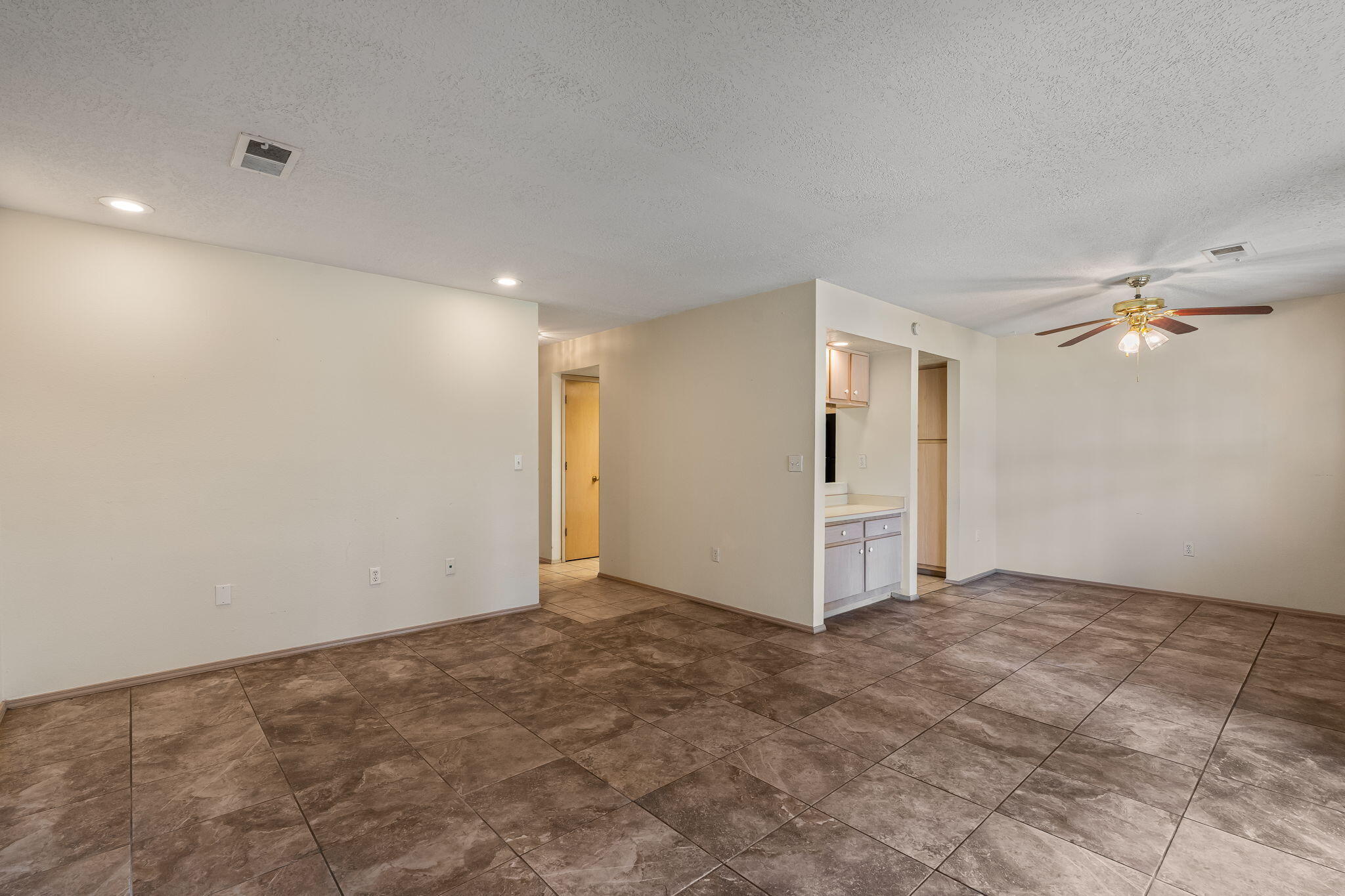 811 Country Club Drive SE APT 1B