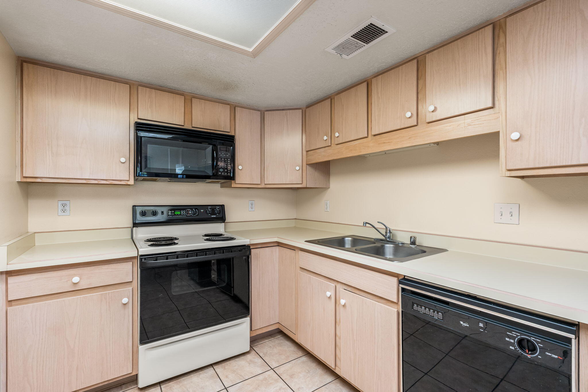 811 Country Club Drive SE APT 1B