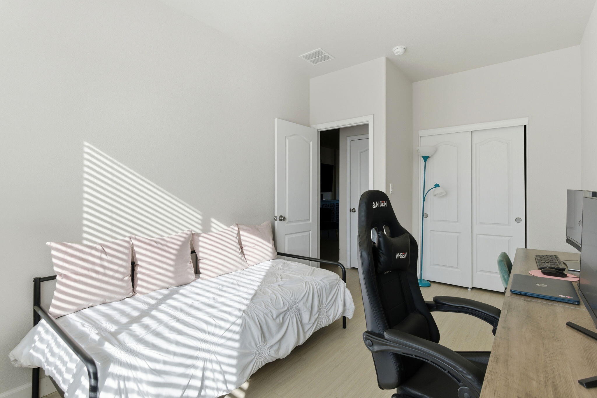 3432 Oregon Trail Road NE