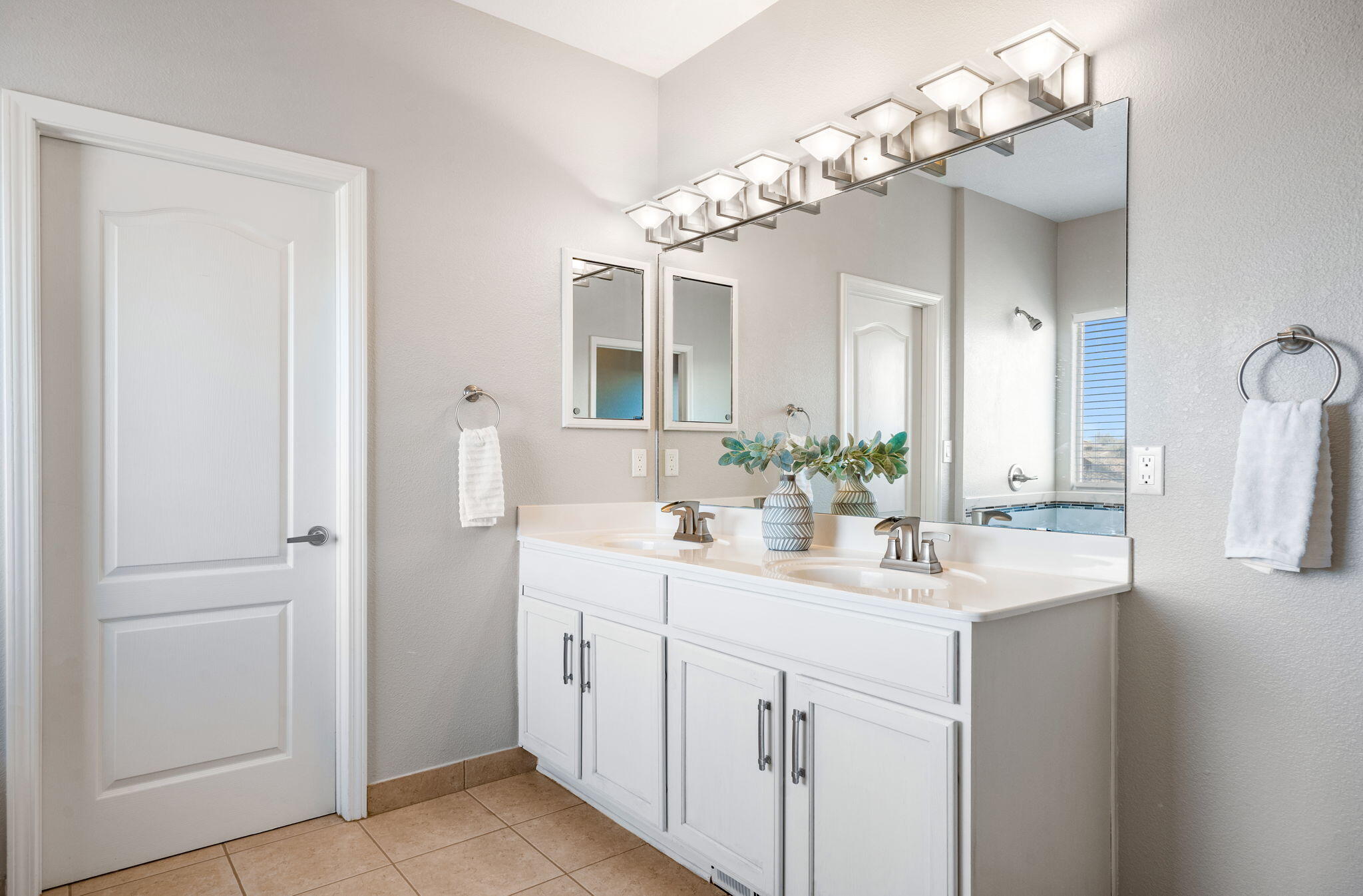 1296 Monterrey Road NE