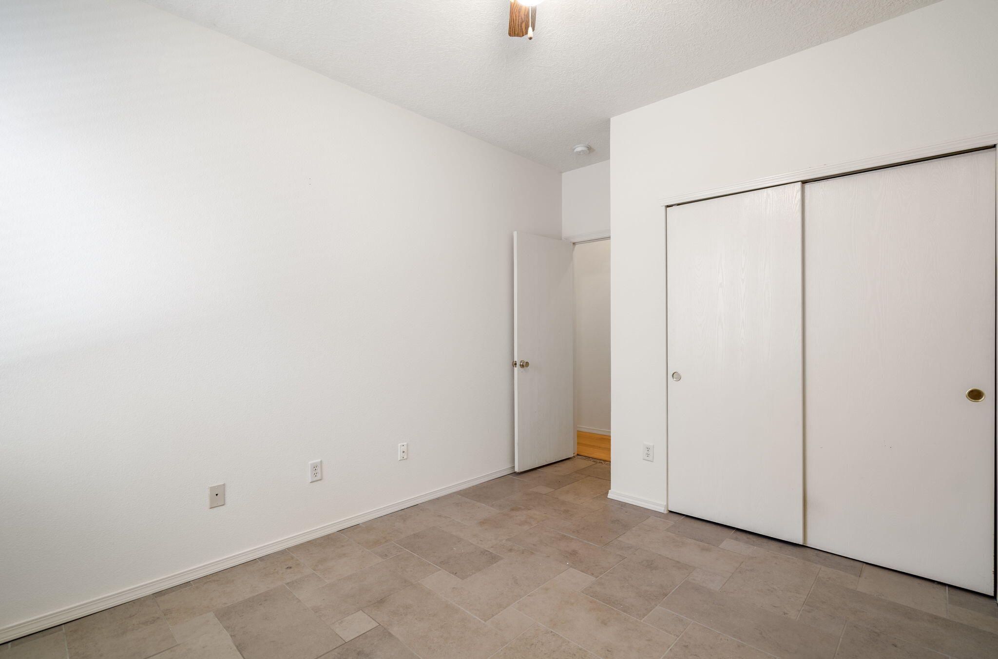 6819 Via Del Cerro NE