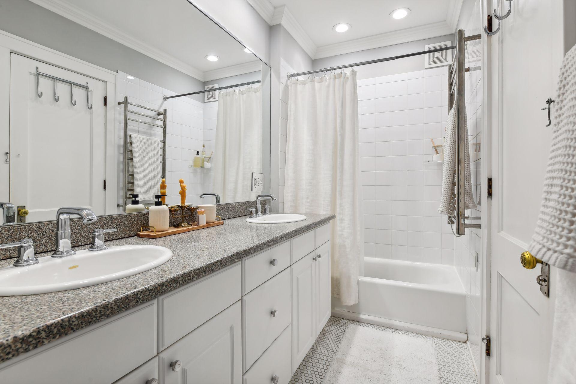 1925 Dupont Avenue S Unit: 10