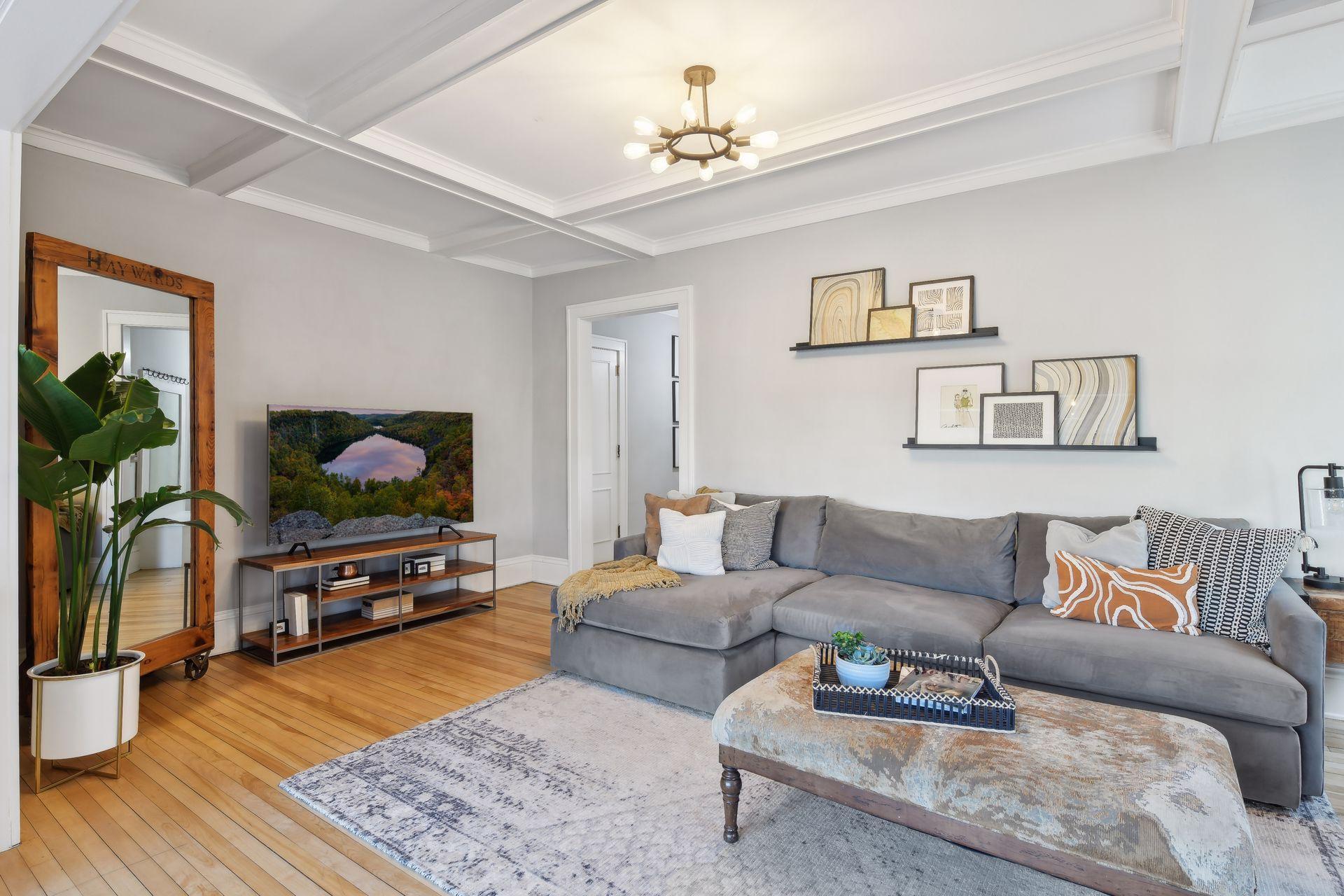 1925 Dupont Avenue S Unit: 10