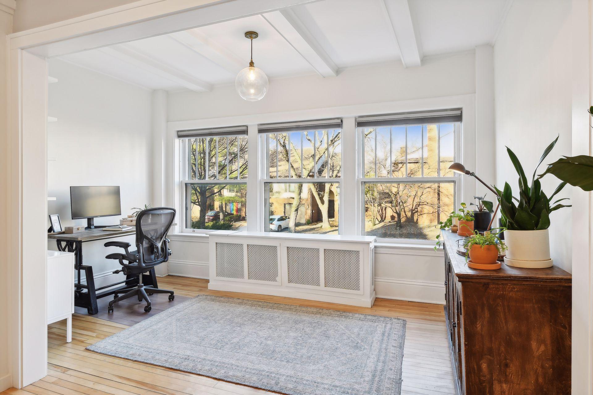 1925 Dupont Avenue S Unit: 10