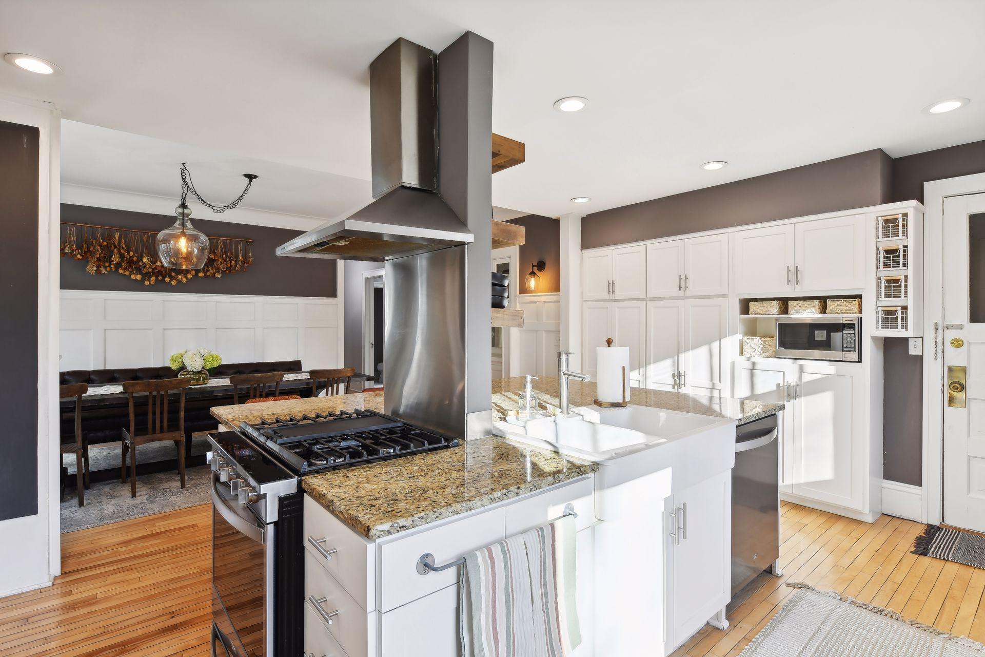 1925 Dupont Avenue S Unit: 10