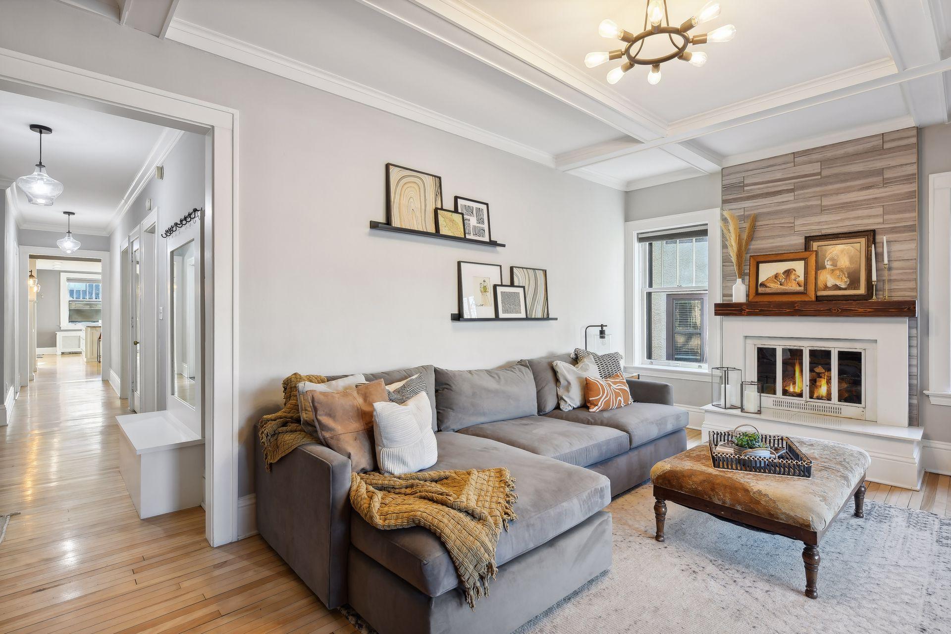 1925 Dupont Avenue S Unit: 10