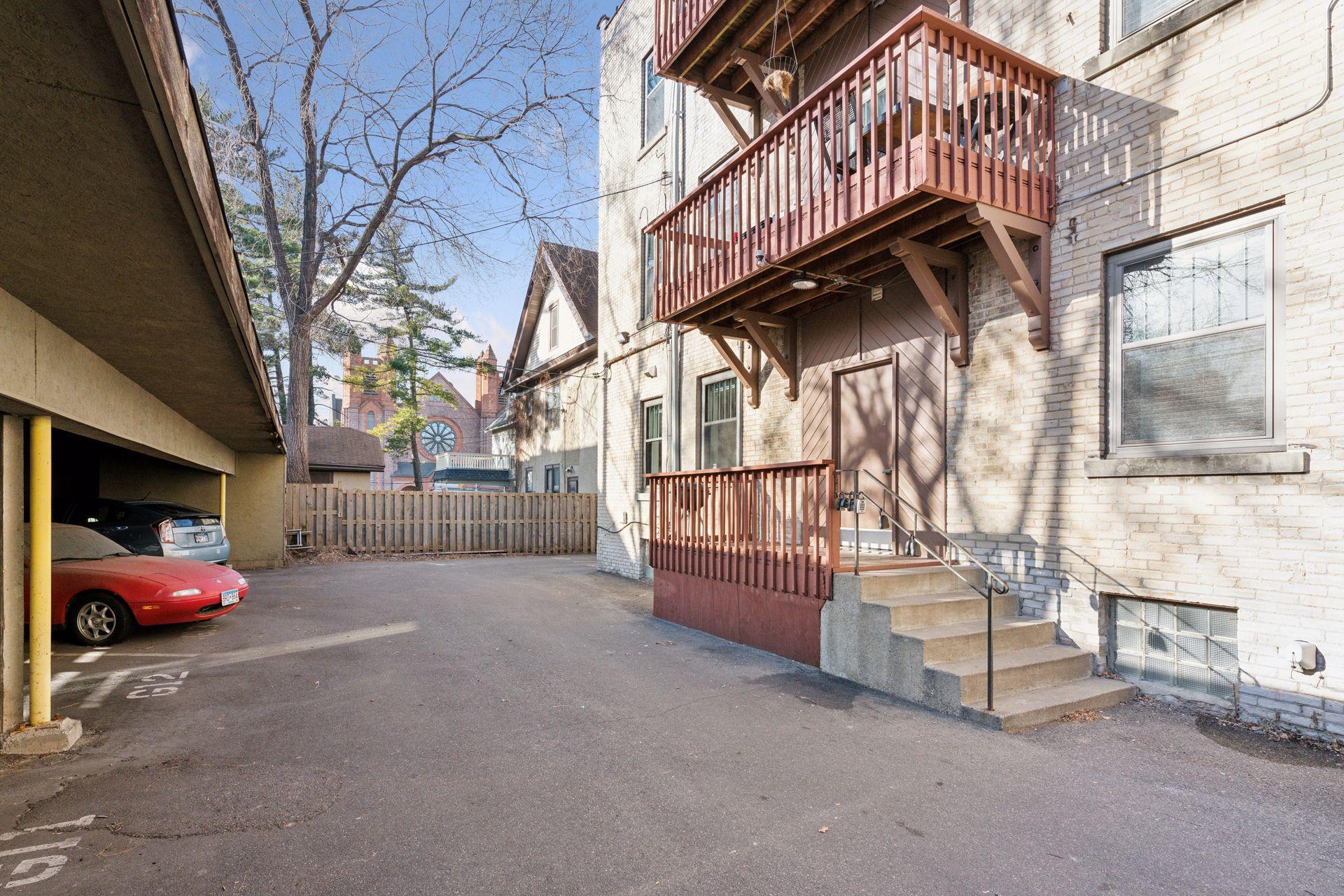 1925 Dupont Avenue S Unit: 10