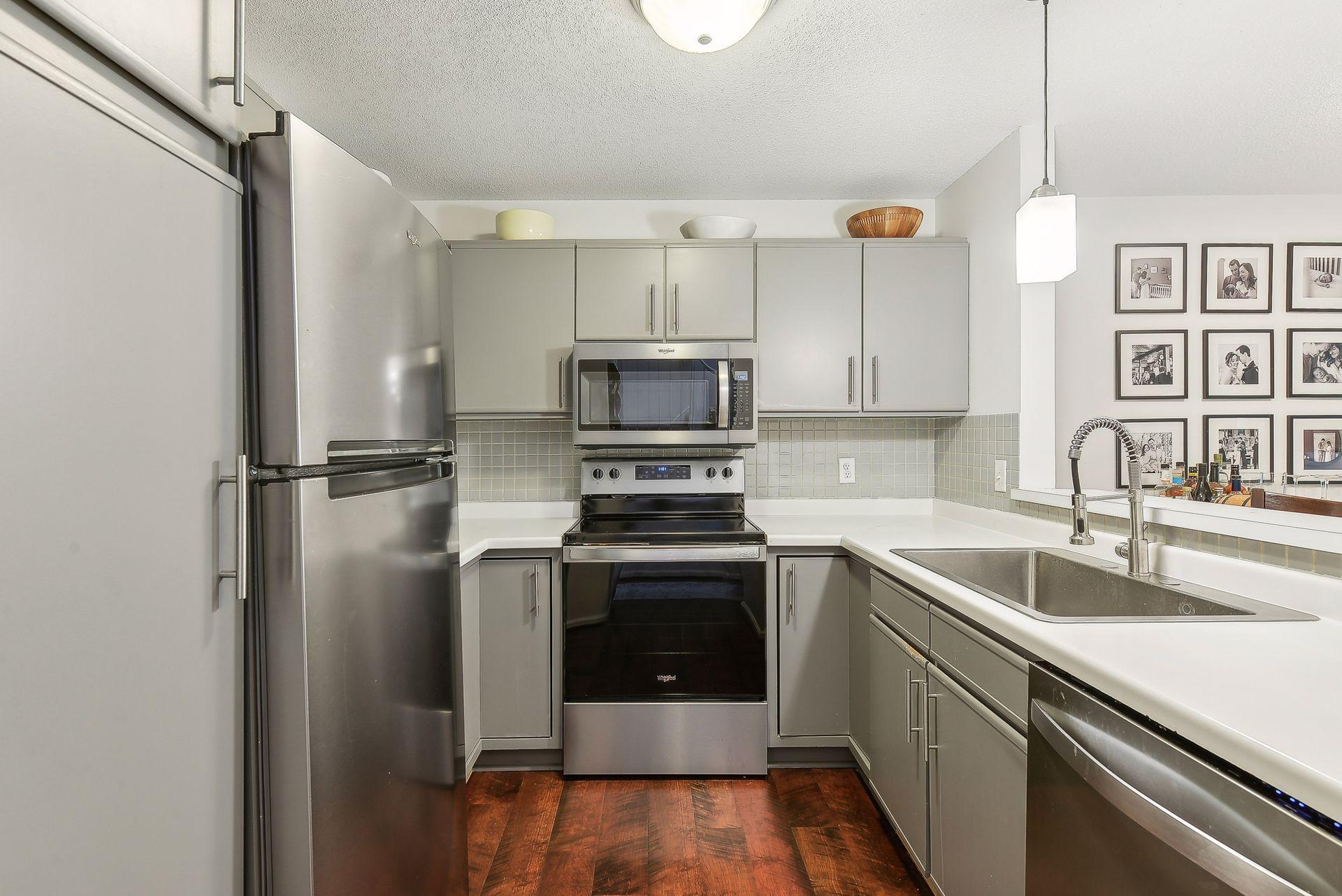 7609 Edinborough Way Unit: 4313