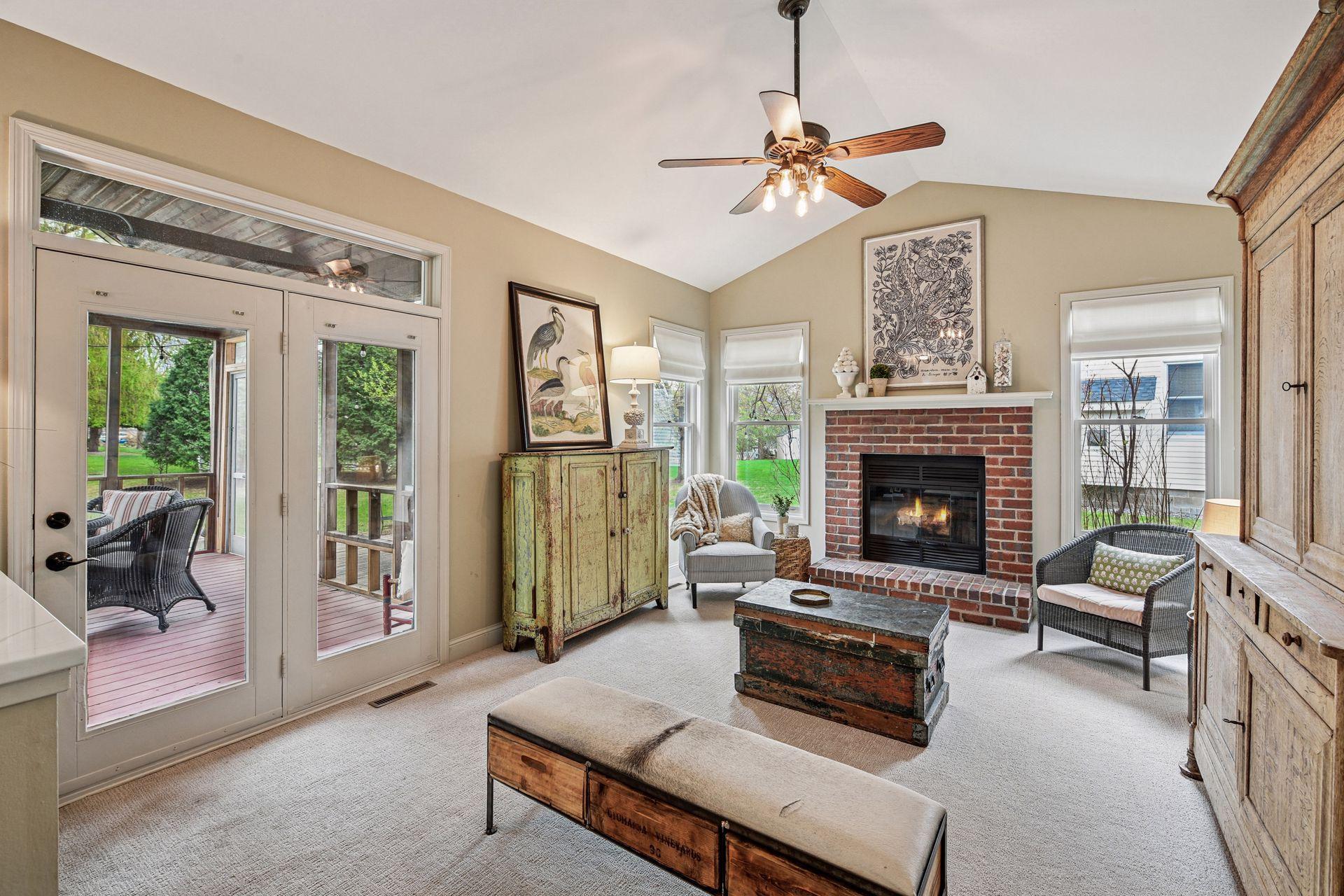 8537 Braxton Drive