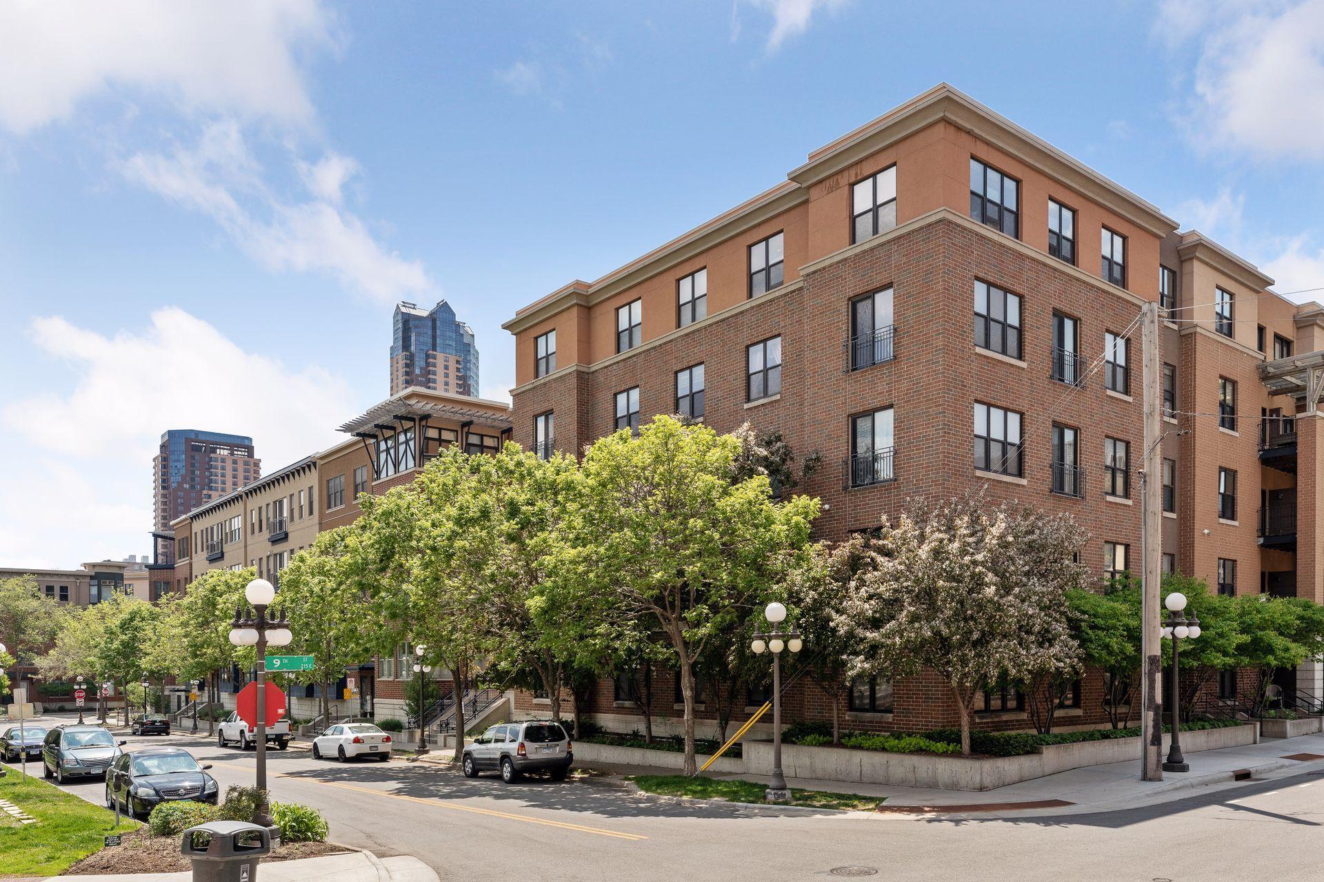 209 8th Street E Unit: 113