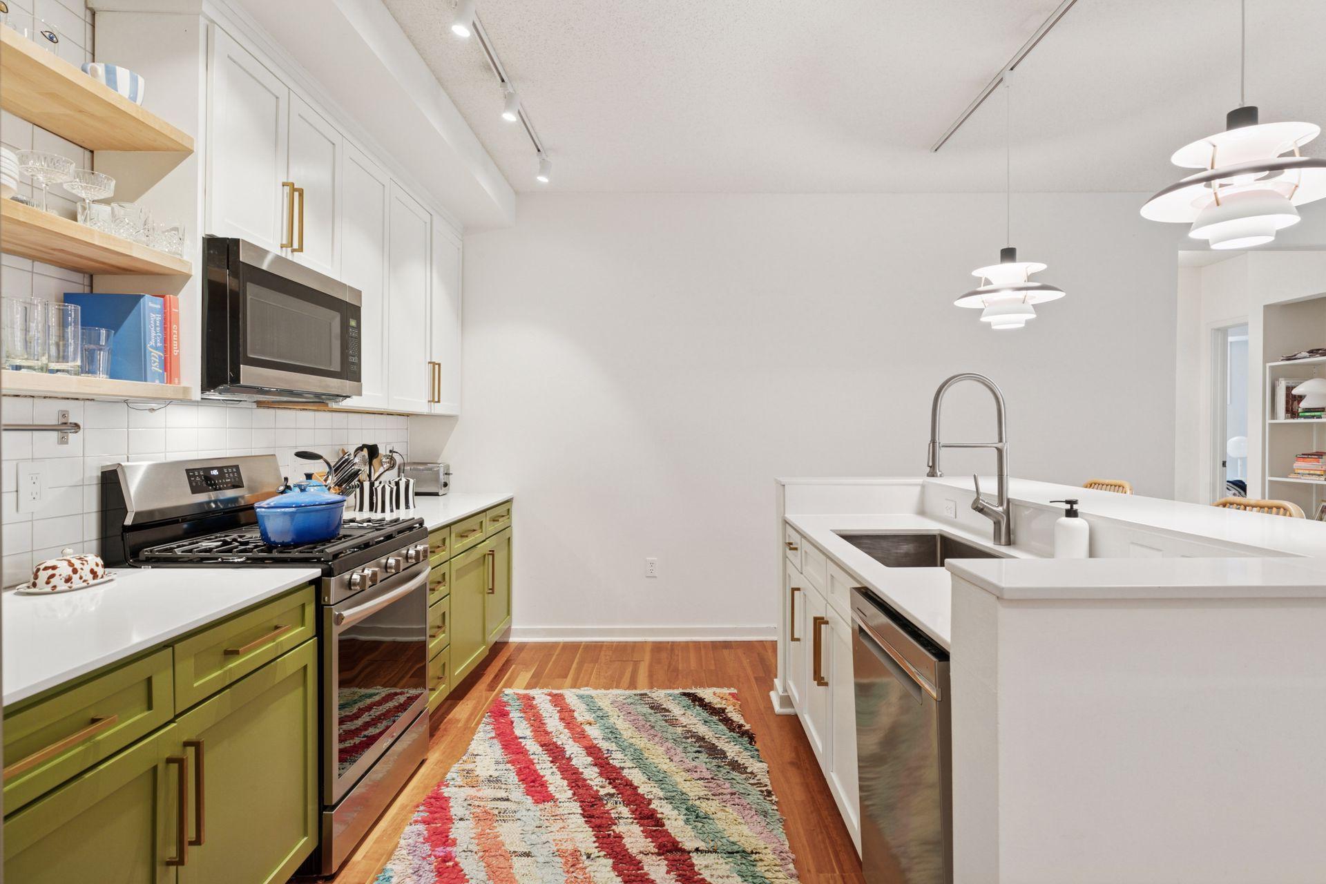 209 8th Street E Unit: 113