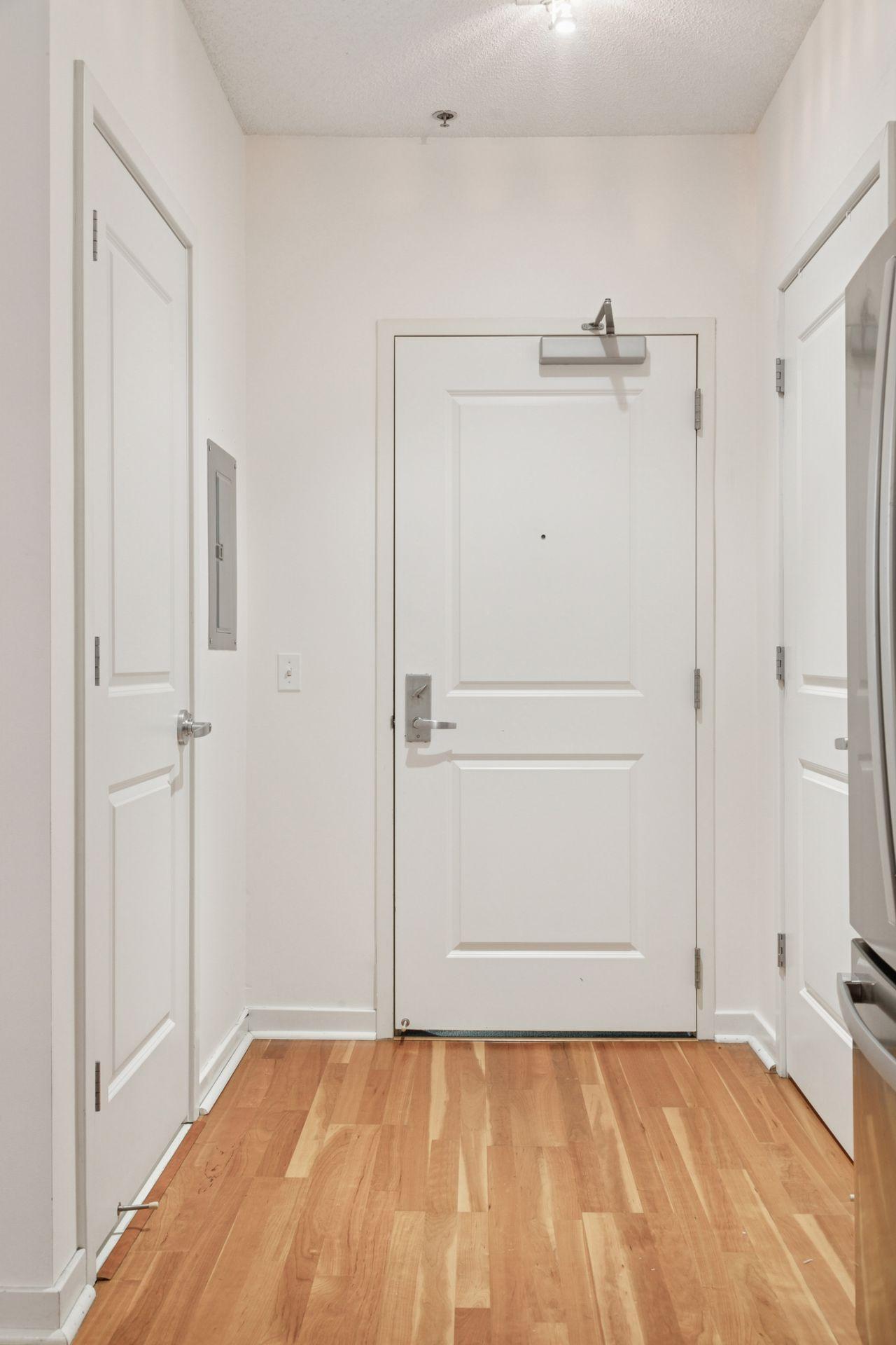 209 8th Street E Unit: 113