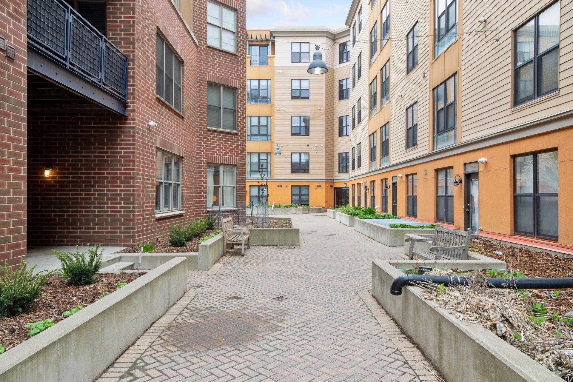 209 8th Street E Unit: 113