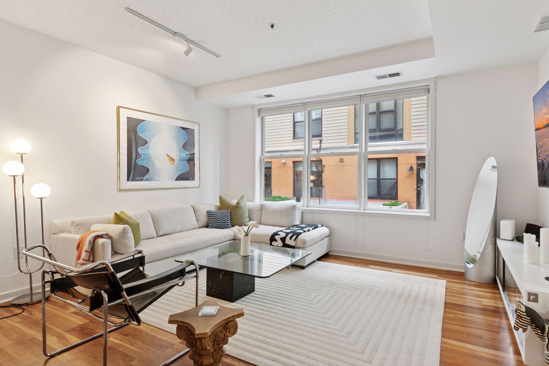 209 8th Street E Unit: 113