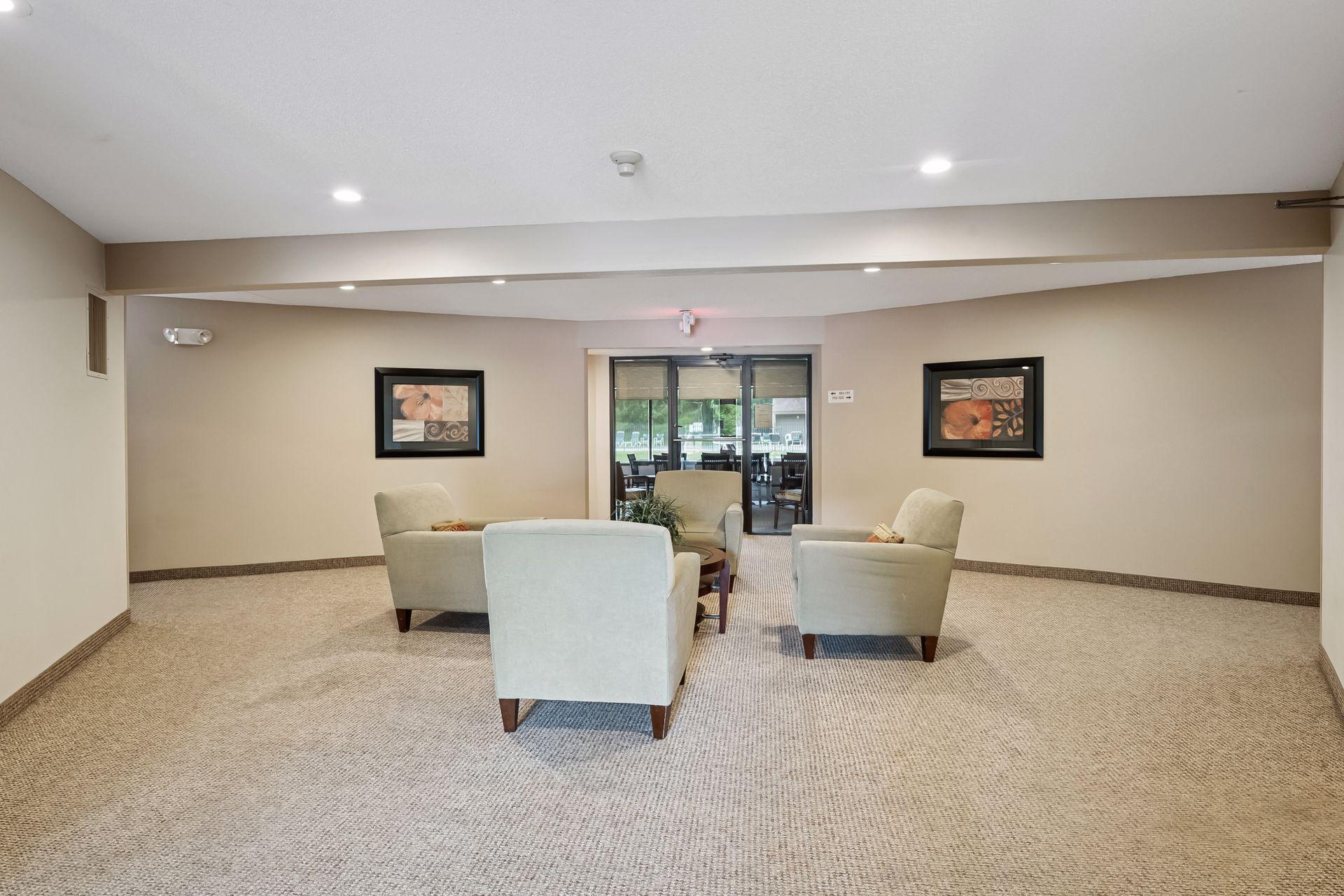 7501 W 101st Street Unit: 305