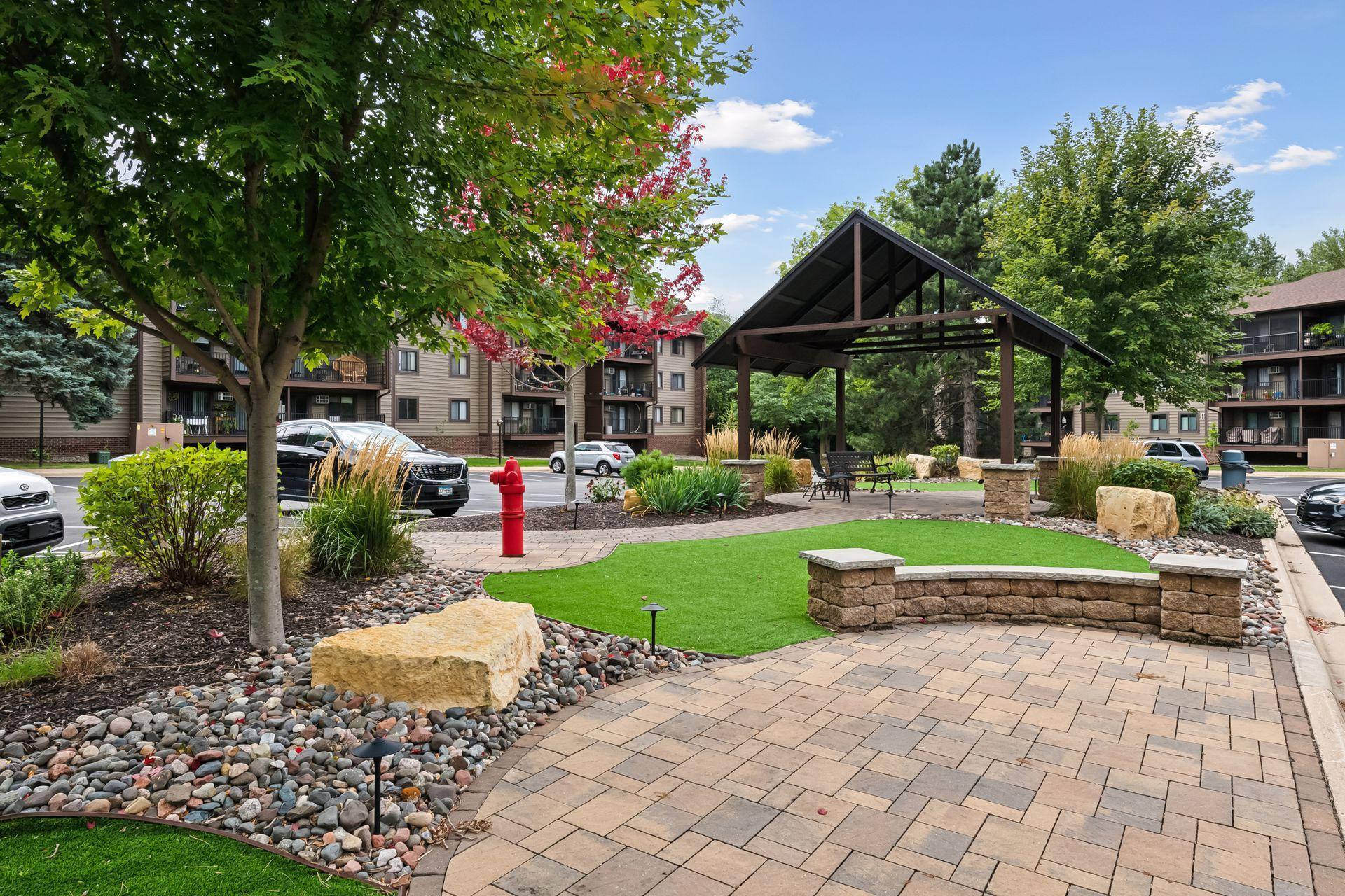 7501 W 101st Street Unit: 305