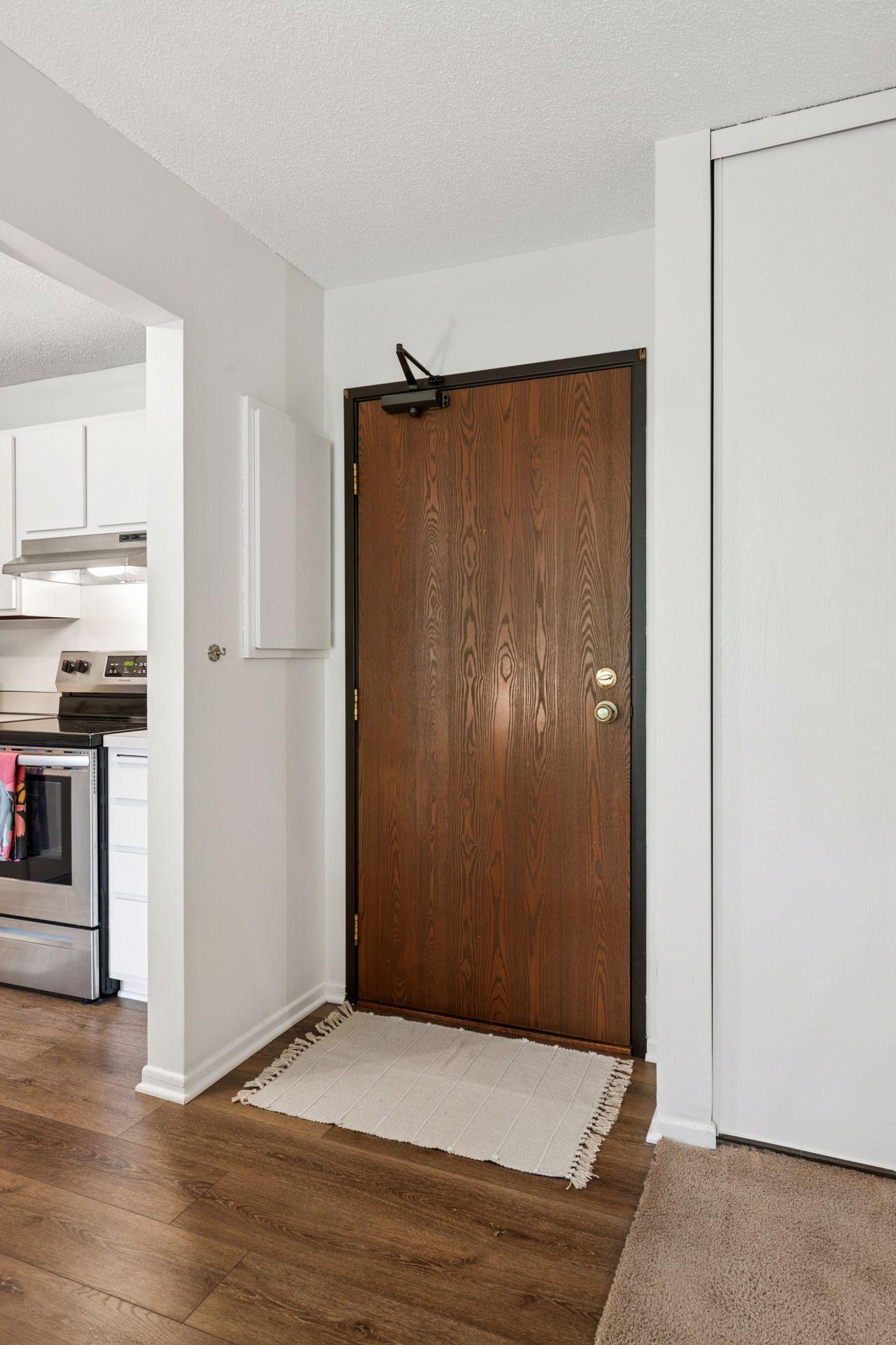 7501 W 101st Street Unit: 305