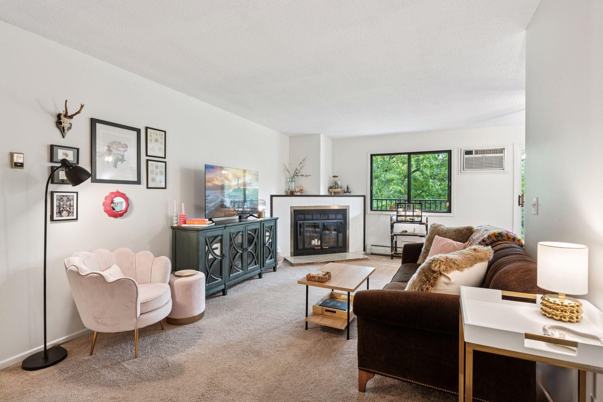 7501 W 101st Street Unit: 305