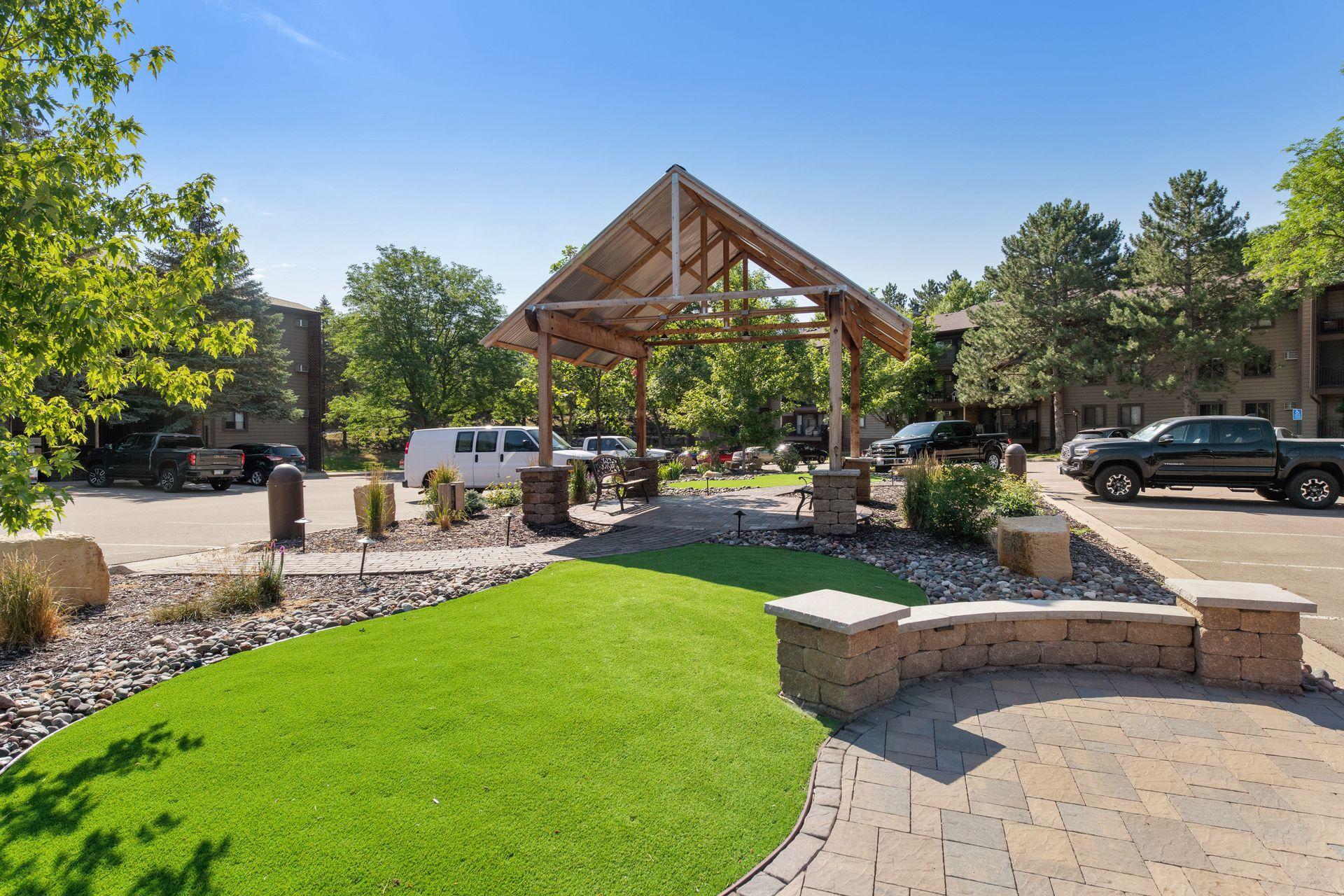 7501 W 101st Street Unit: 305