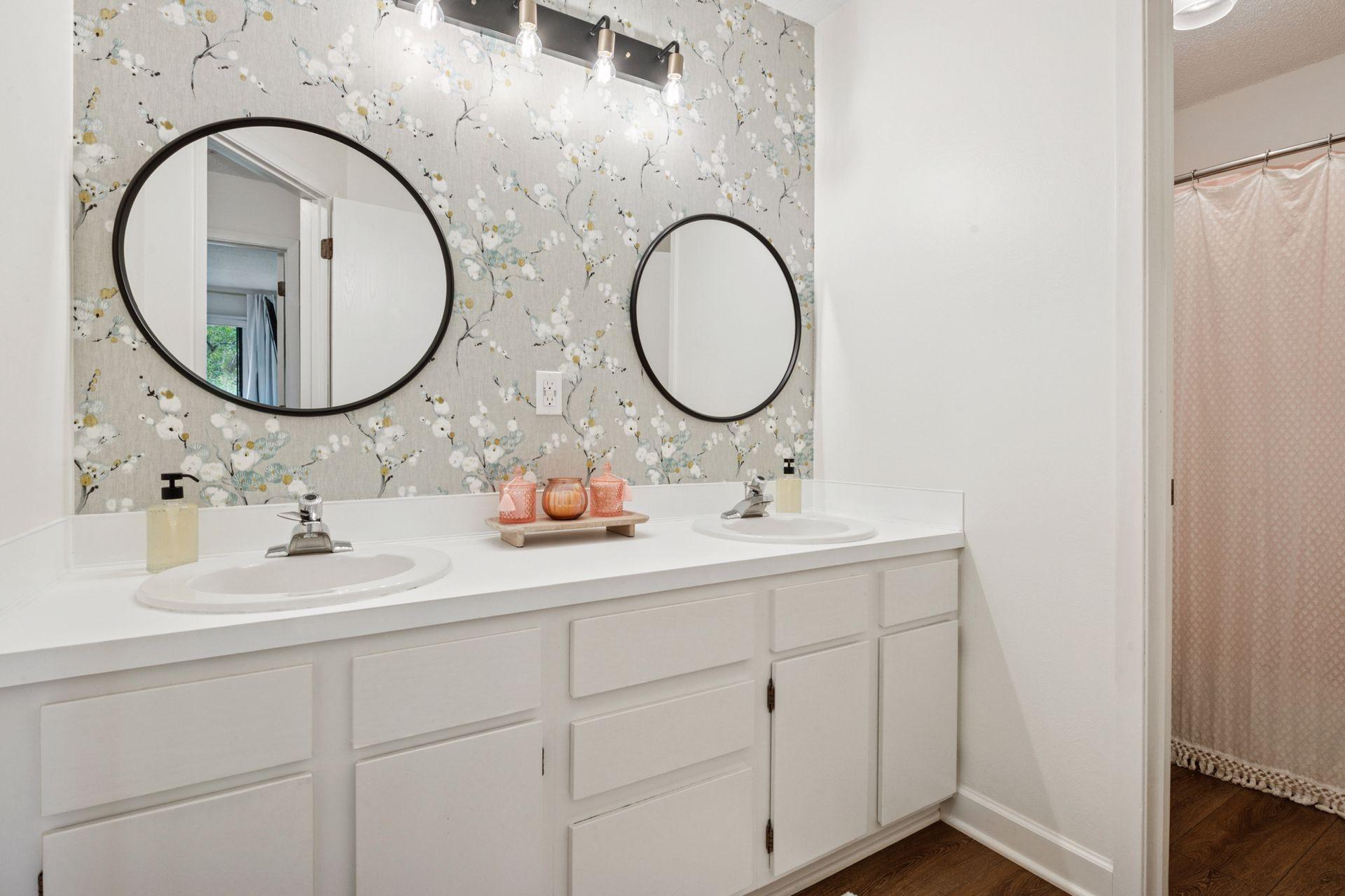 7501 W 101st Street Unit: 305