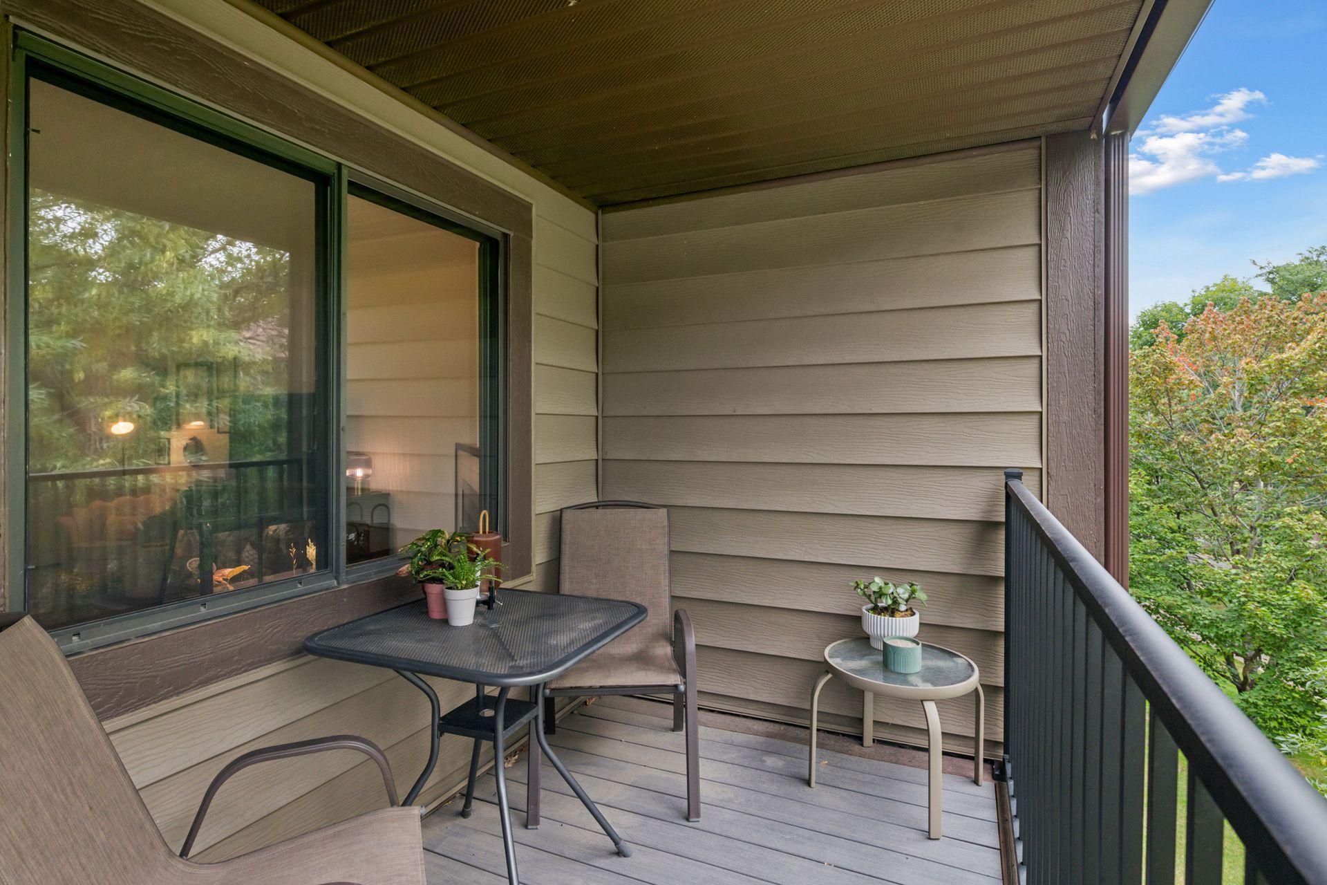 7501 W 101st Street Unit: 305