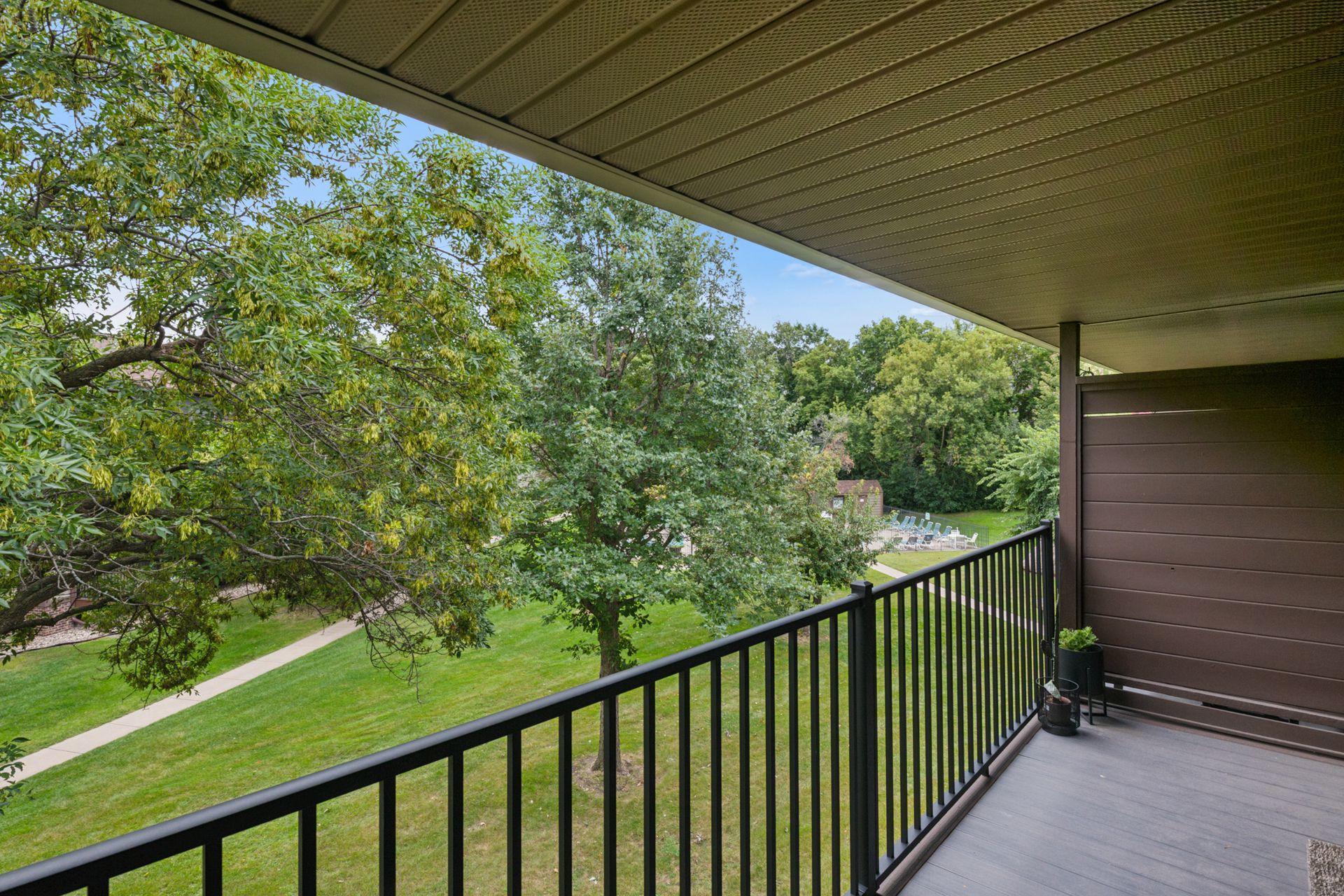 7501 W 101st Street Unit: 305