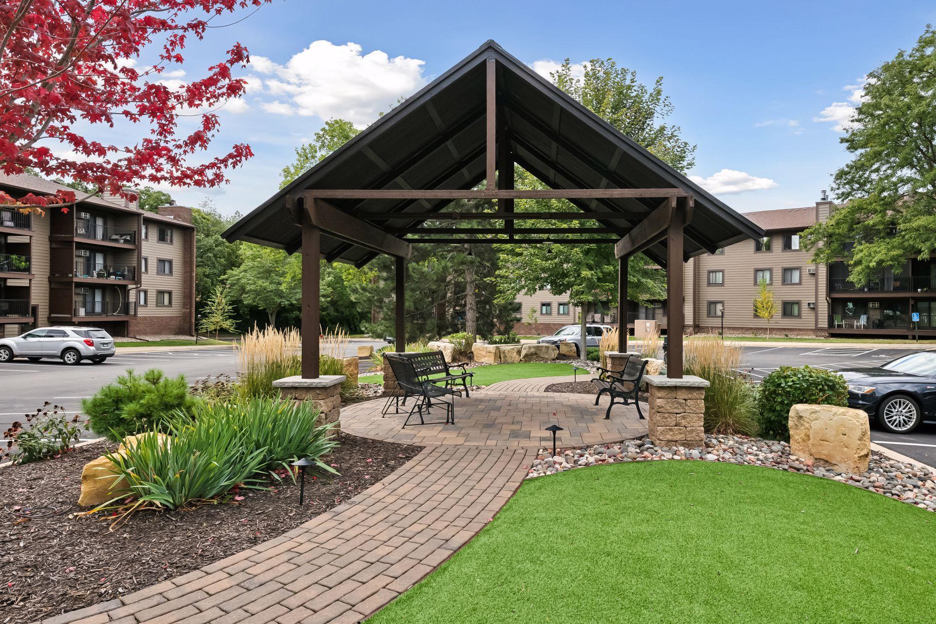 7501 W 101st Street Unit: 305