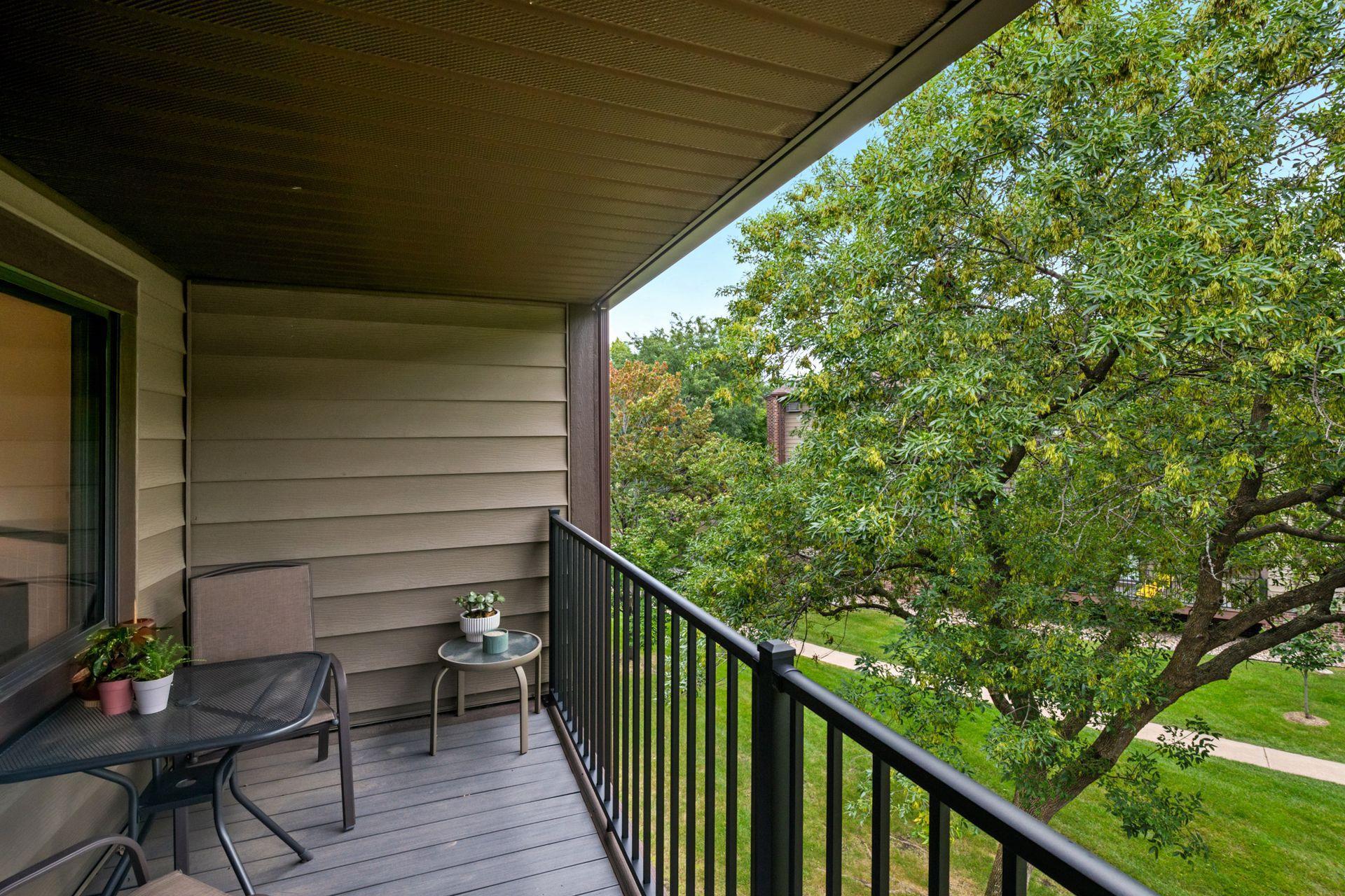 7501 W 101st Street Unit: 305