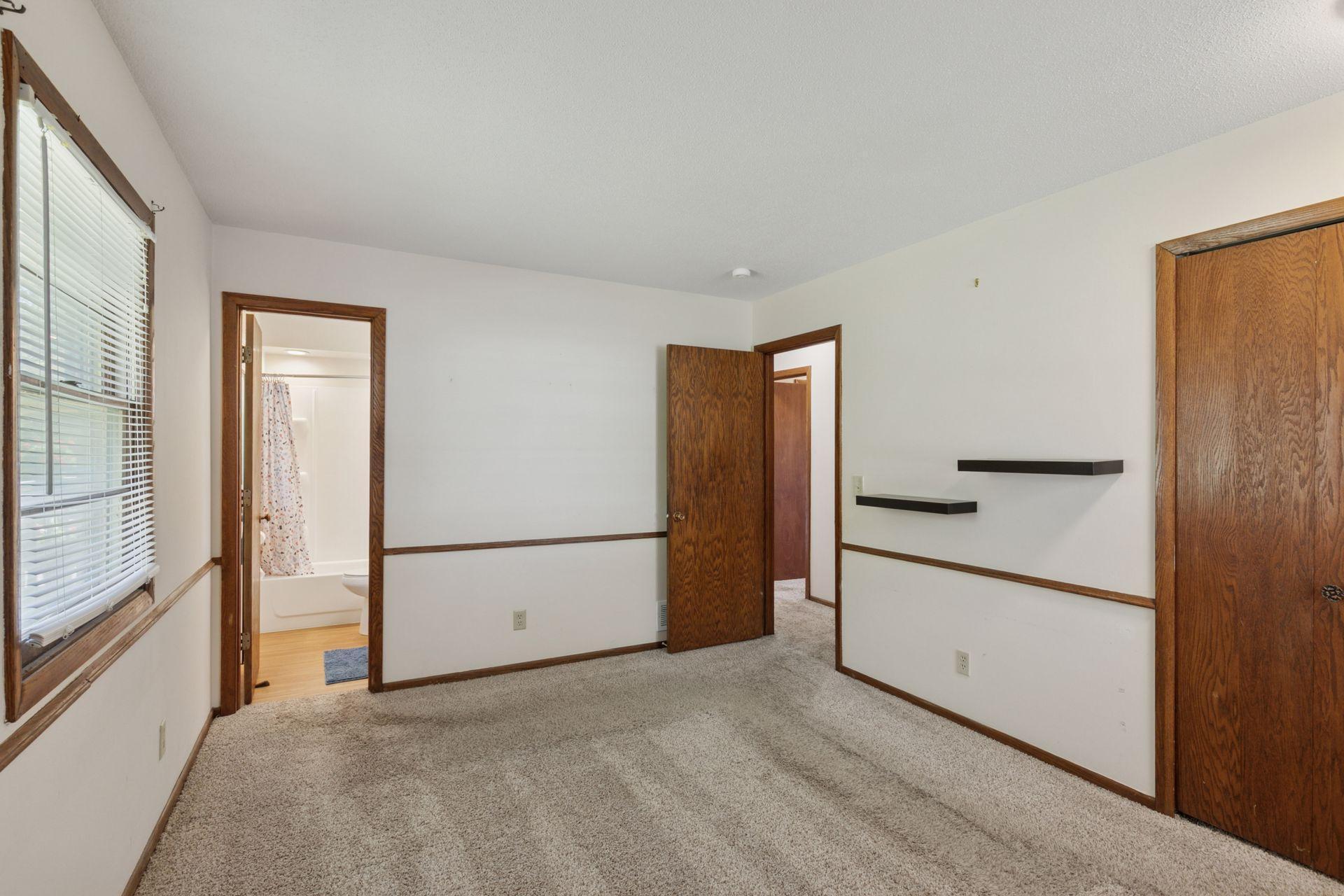 4424 Decatur Avenue N