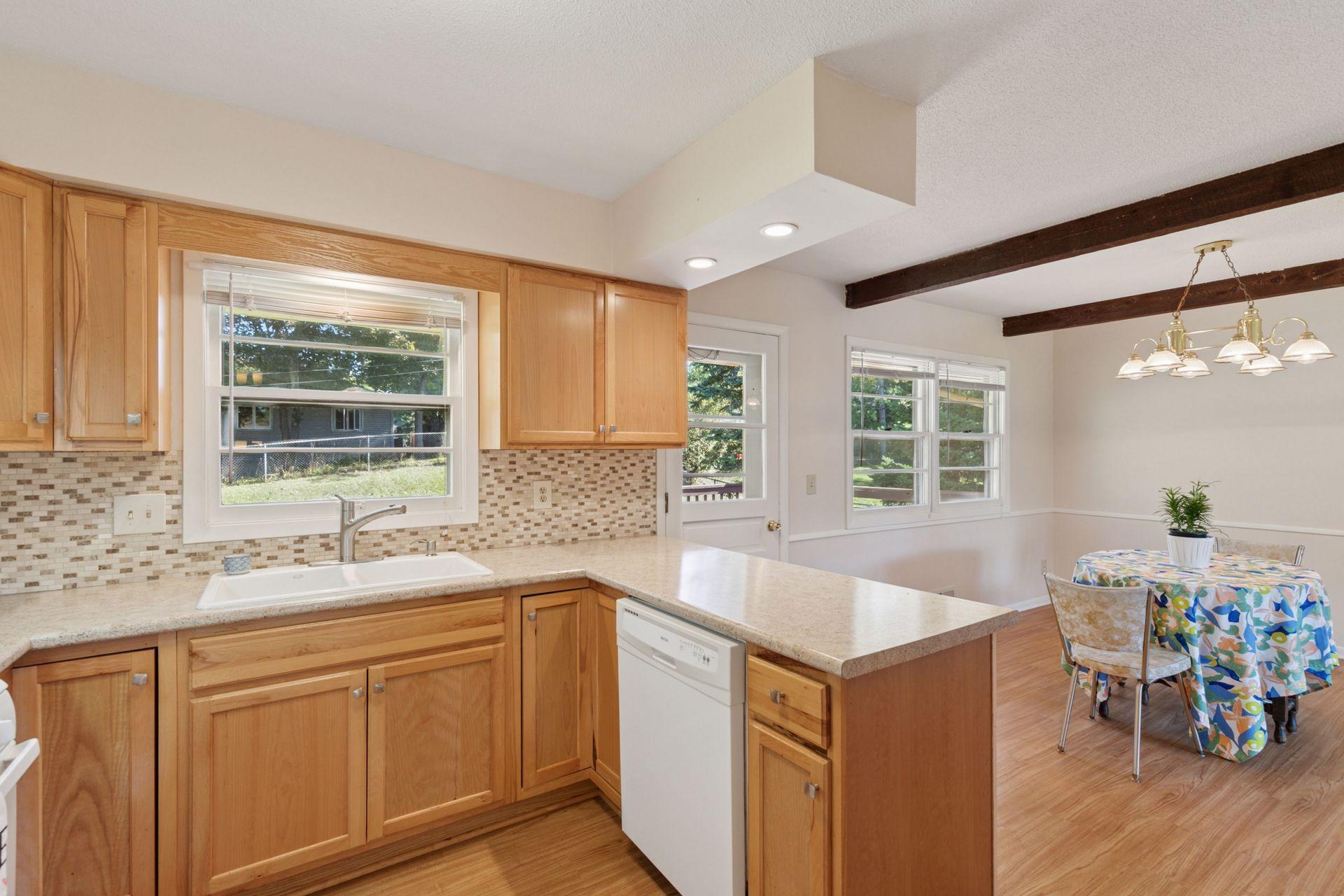 4424 Decatur Avenue N